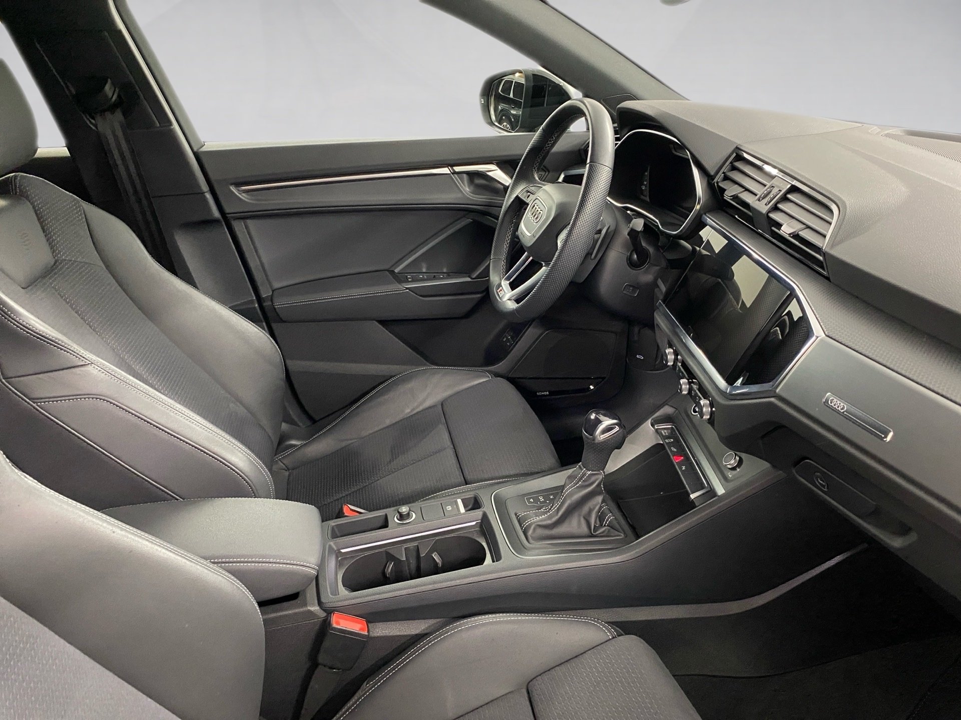 Q3 Sportback 45 TFSI e vorb. AHK S line Smartphone Interface