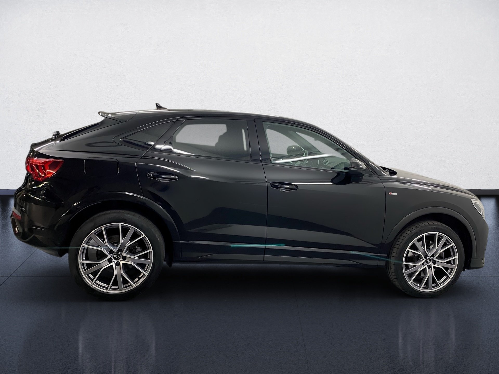 Q3 Sportback 45 TFSI e vorb. AHK S line Smartphone Interface