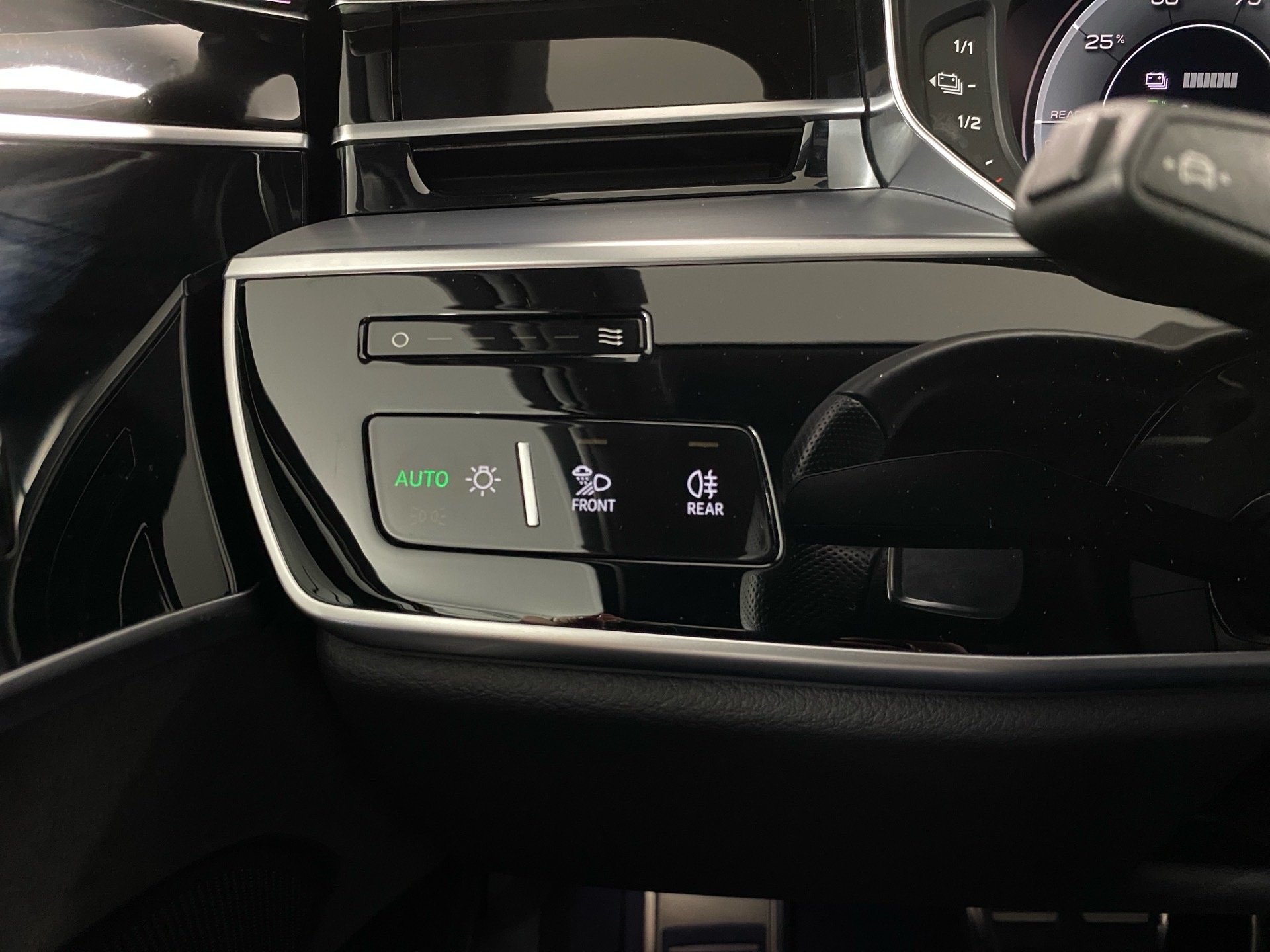 A8 60 TFSI e quattro AHK HuD S line 360 3xKlima