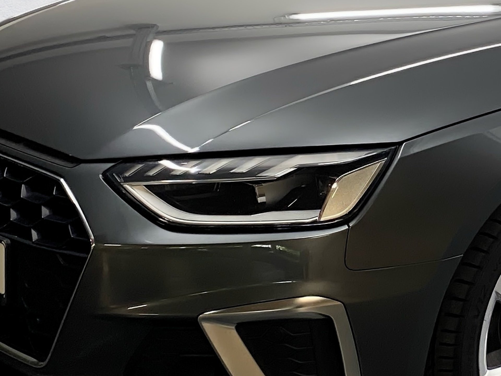 A4 Avant 40 TDI quattro AHK S line Pano ACC AHK