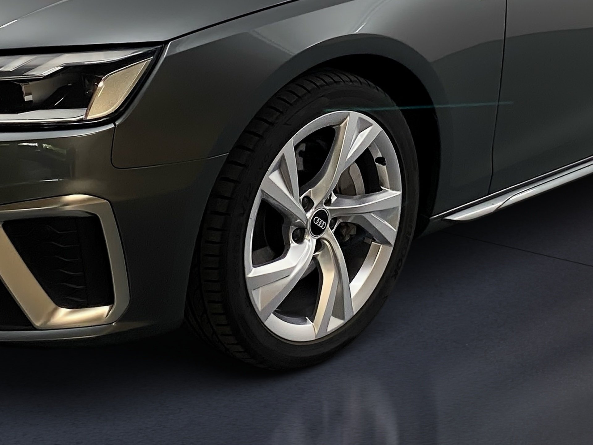 A4 Avant 40 TDI quattro AHK S line Pano ACC AHK