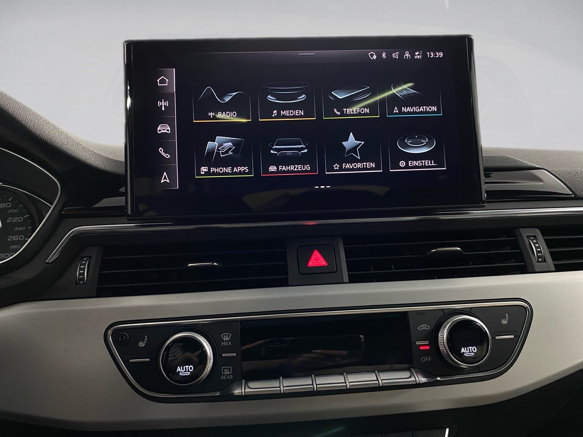 A4 Avant 40 TDI quattro AHK S line Pano ACC AHK