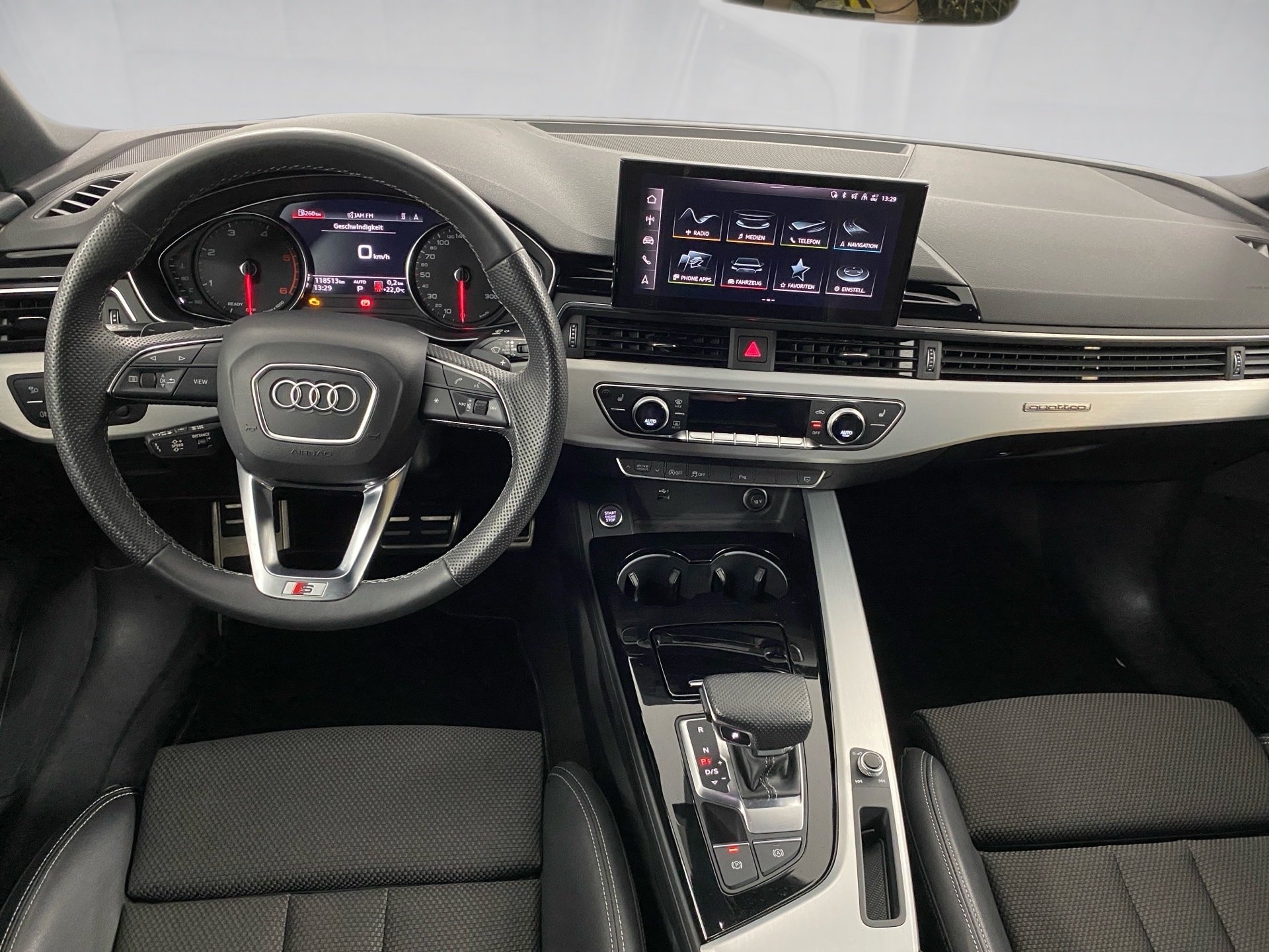 A4 Avant 40 TDI quattro AHK S line Pano ACC AHK