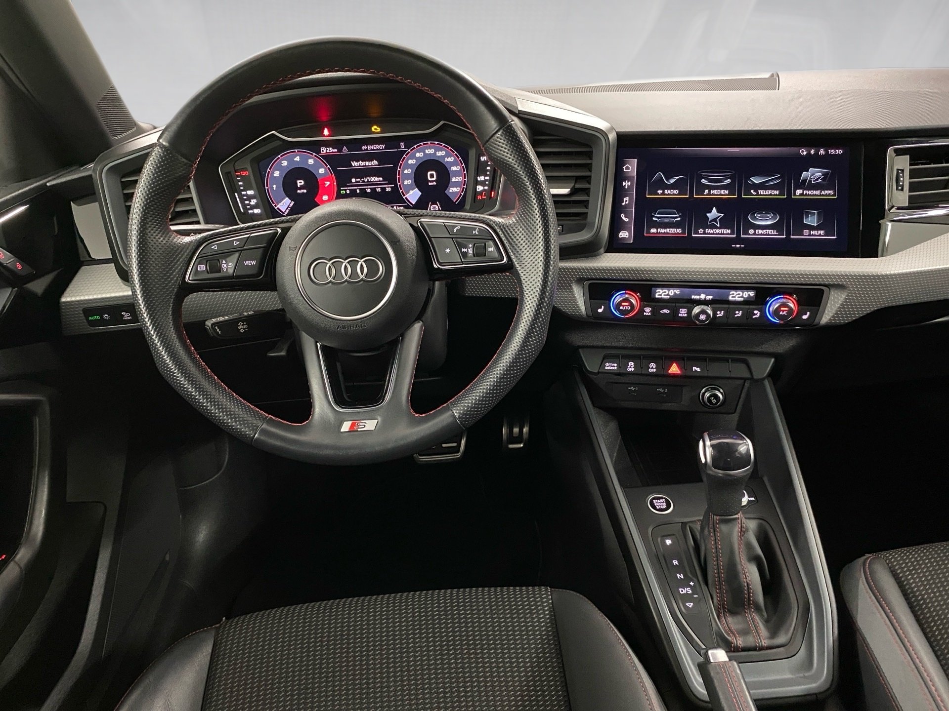 A1 Sportback 30 TFSI S line LED Smartphone Interface