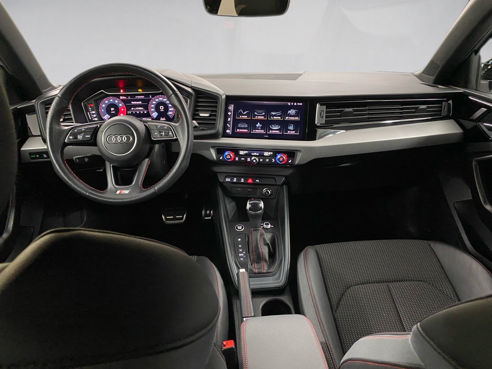 A1 Sportback 30 TFSI S line LED Smartphone Interface