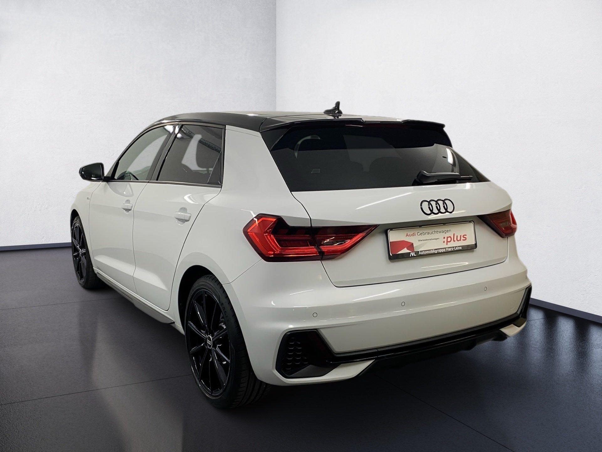 A1 Sportback 30 TFSI S line LED Smartphone Interface