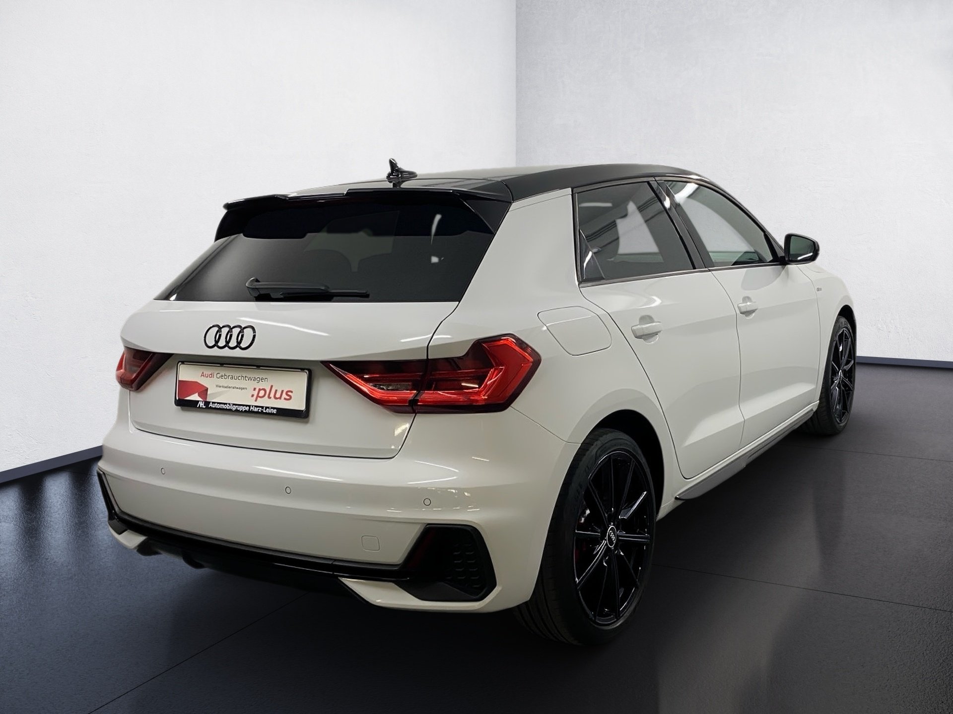 A1 Sportback 30 TFSI S line LED Smartphone Interface