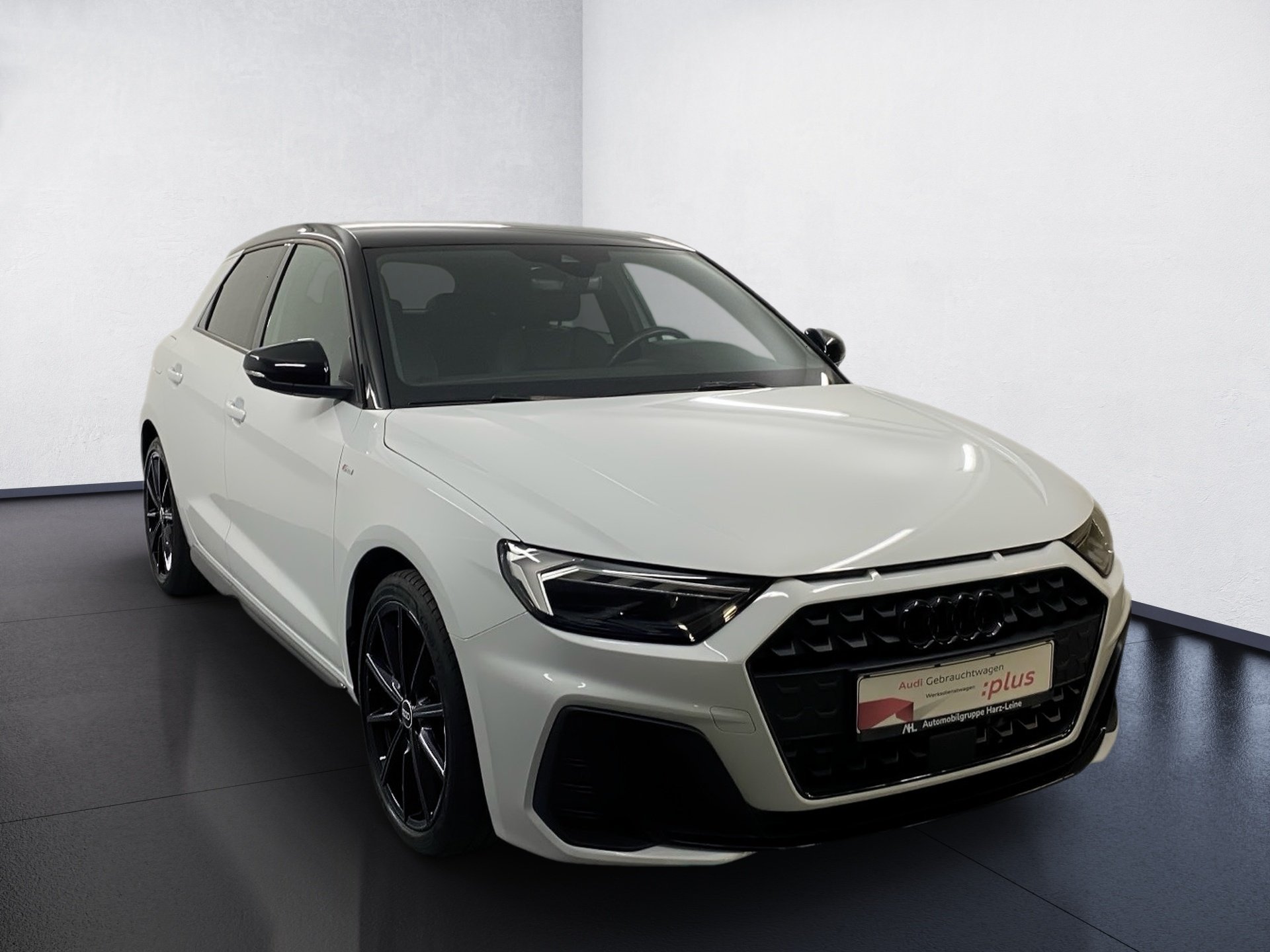A1 Sportback 30 TFSI S line LED Smartphone Interface
