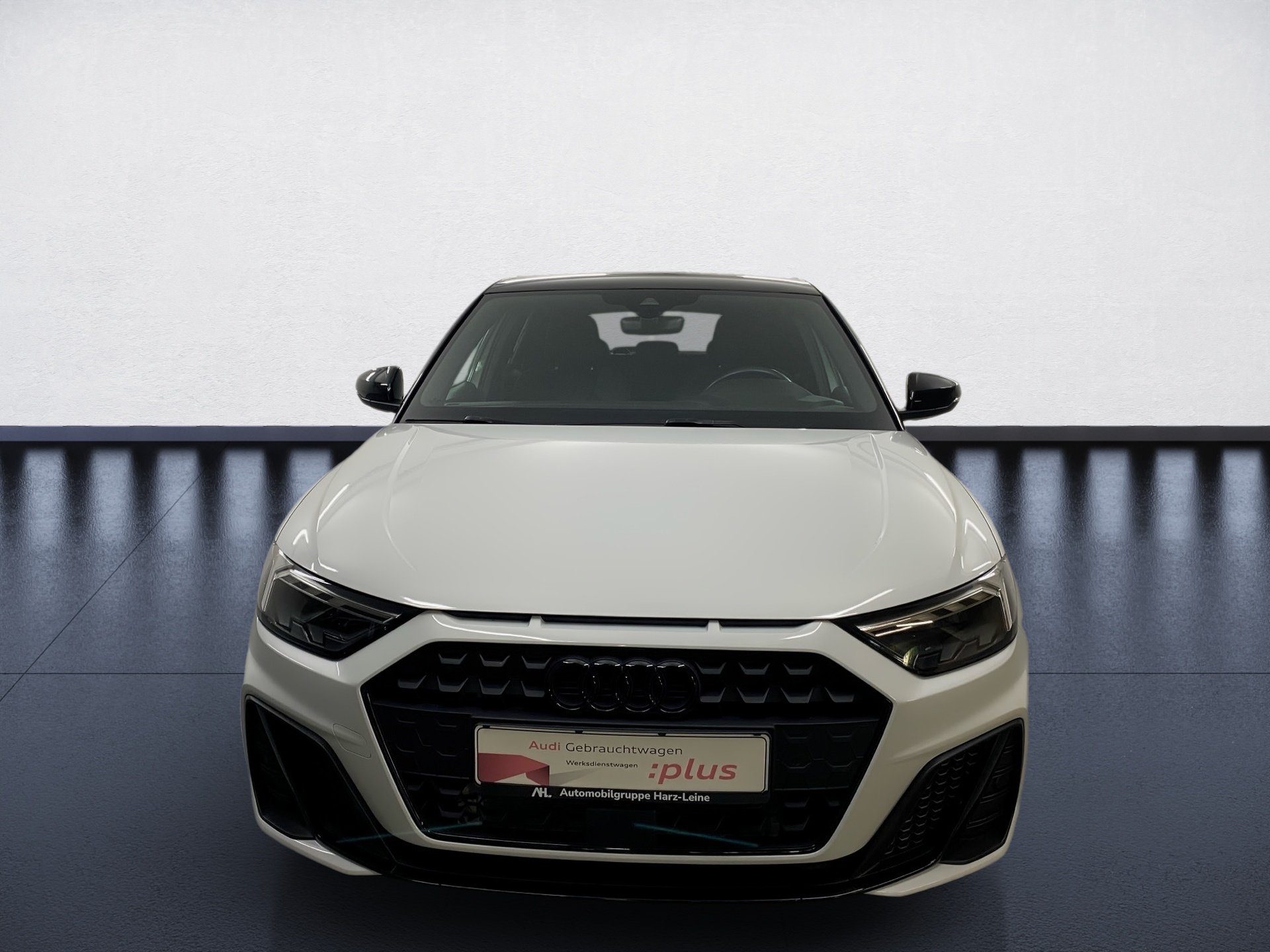 A1 Sportback 30 TFSI S line LED Smartphone Interface