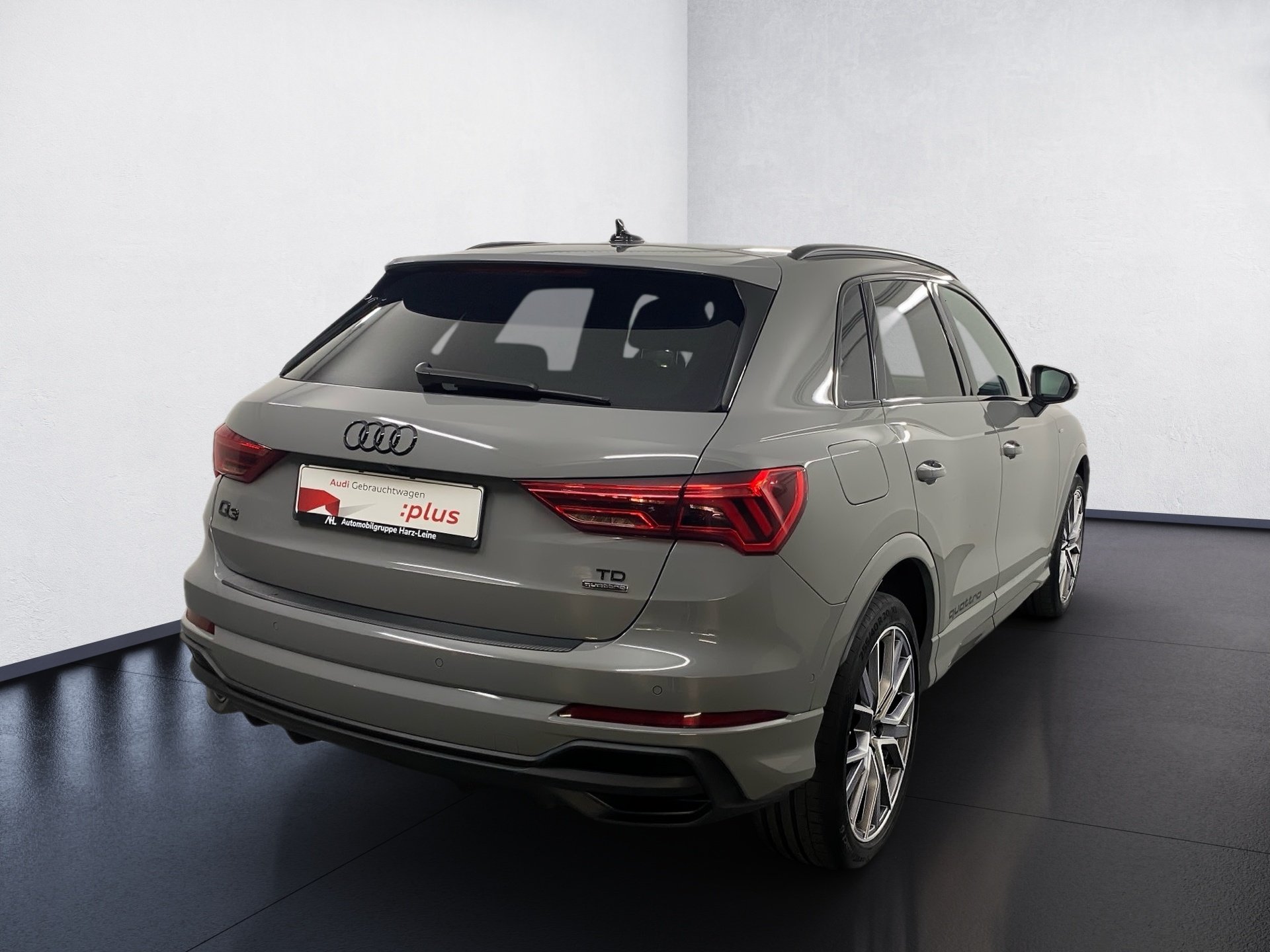 Q3 35 TDI quattro S line AHK Pano 2xKlima 360 LM