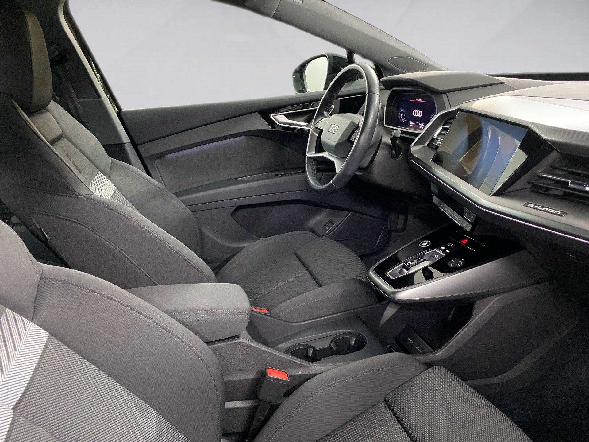 Q4 Sportback e-tron 40 Panoramadach Matrix MMI