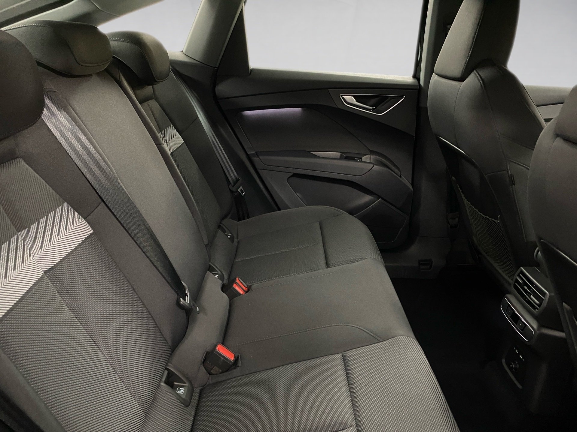 Q4 Sportback e-tron 40 Panoramadach Matrix MMI