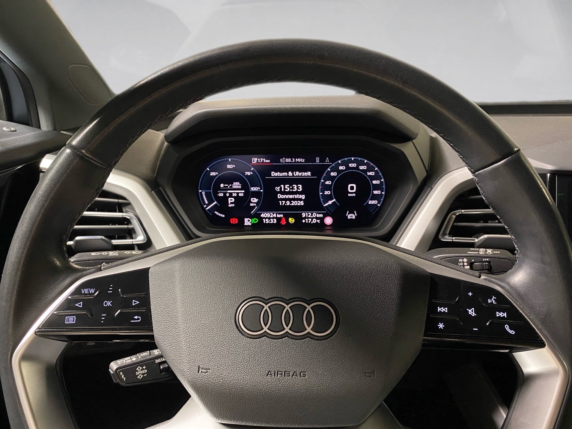 Q4 e-tron 40 e-tron 150 kW Navi plus Pano ACC LM