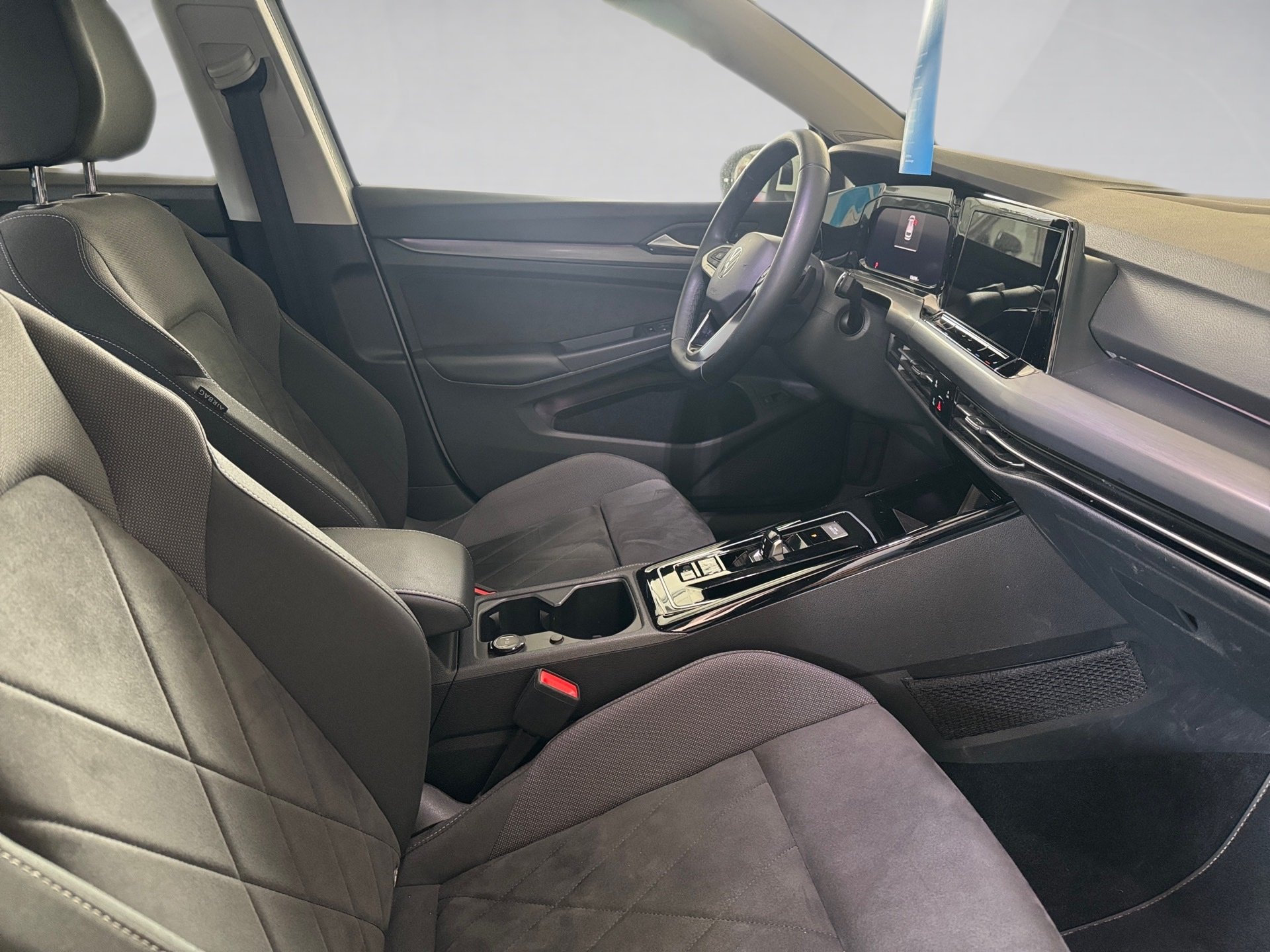 Golf VIII Variant STYLE TDI DSG+ALU 17+TRAVEL ASSIST+RÜCKFAHRKAMERA+LED-PLUS+APP CONNECT