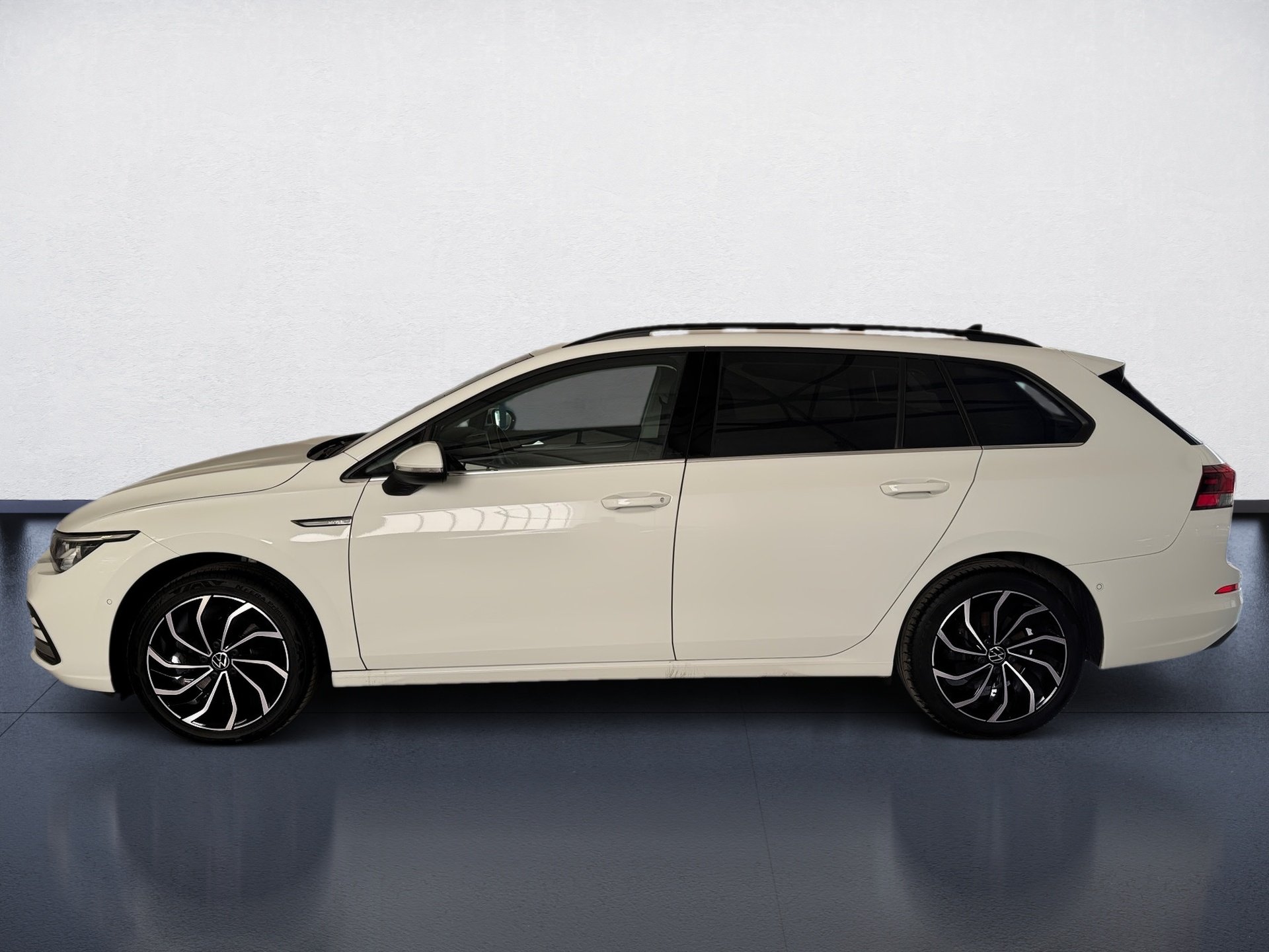 Golf VIII Variant STYLE TDI DSG+ALU 17+TRAVEL ASSIST+RÜCKFAHRKAMERA+LED-PLUS+APP CONNECT