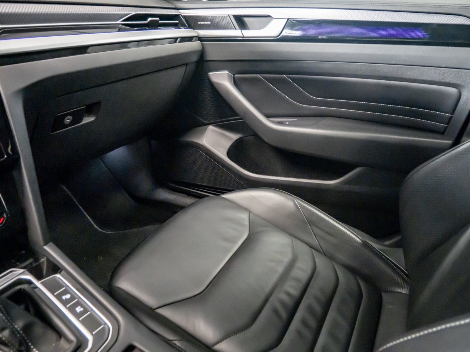 Arteon Shootingbrake R-LINE TSI DSG 4MOTION+ALU 20+HARMAN/KARDON+DCC+360°KAMERA+HUD+STANDHEIZ