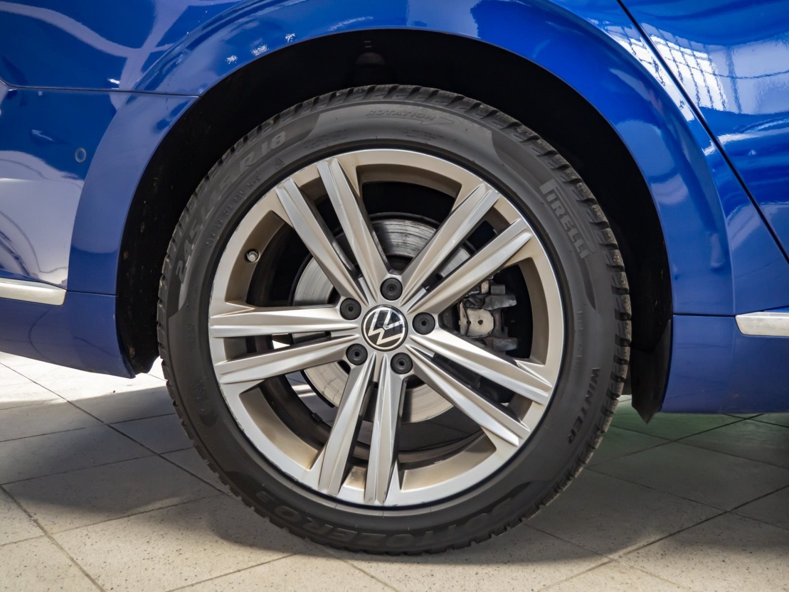 Arteon Shootingbrake R-LINE TSI DSG 4MOTION+ALU 20+HARMAN/KARDON+DCC+360°KAMERA+HUD+STANDHEIZ