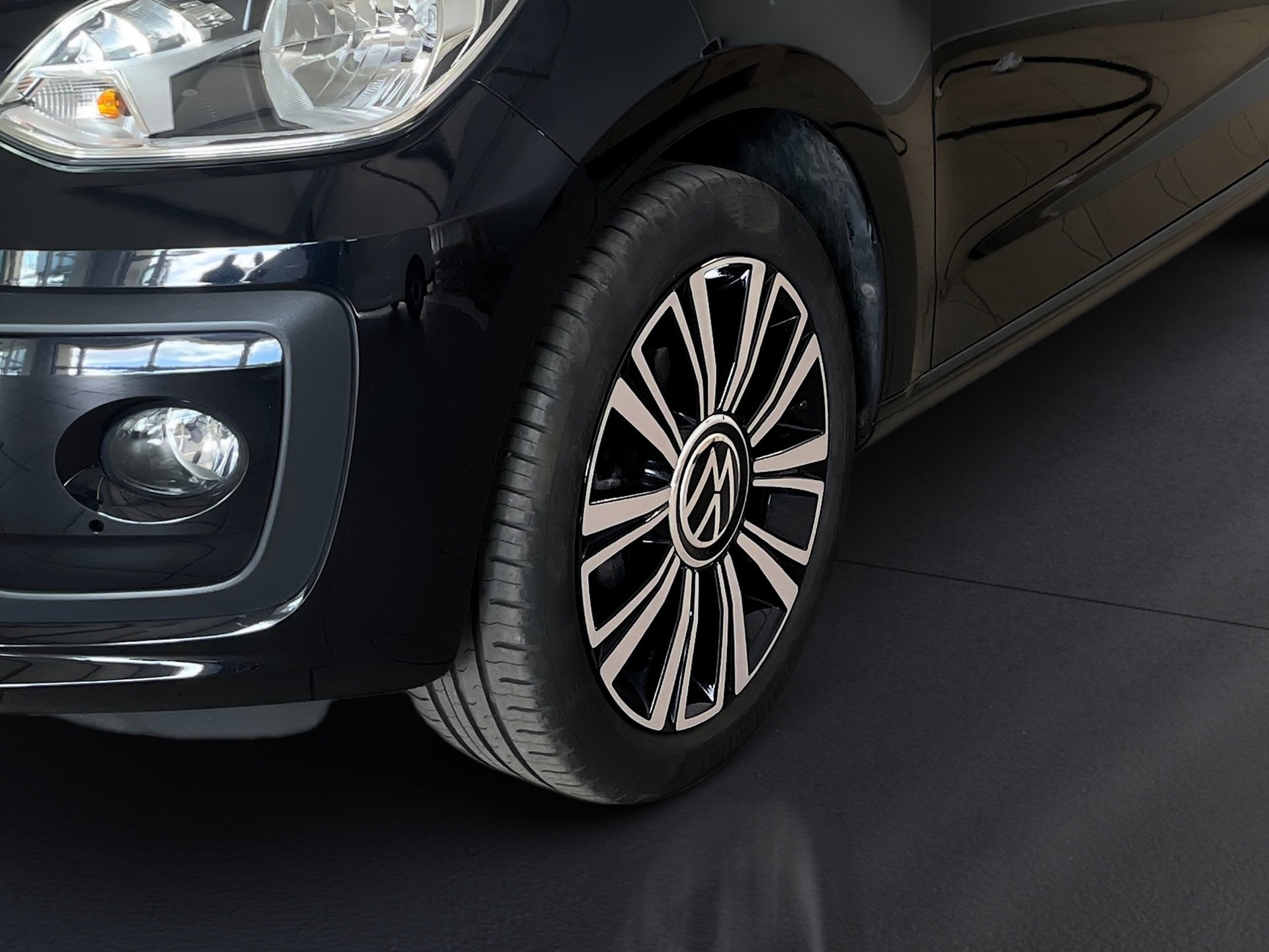 up! ACTIVE+ALU 16+EINPARKHILFE+RÜCKFAHRKAMERA+PLUS-PAKET+SITZHEIZUNG+KLIMA