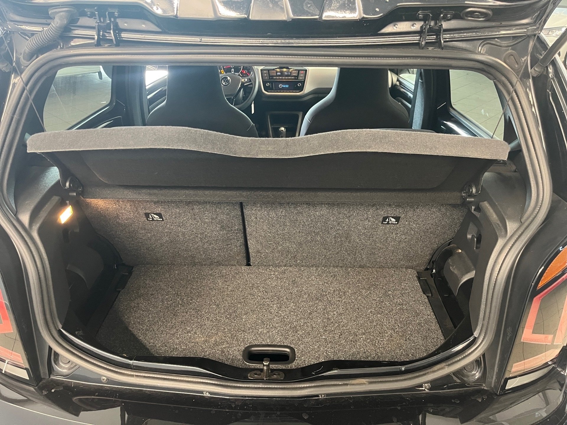 up! ACTIVE+ALU 16+EINPARKHILFE+RÜCKFAHRKAMERA+PLUS-PAKET+SITZHEIZUNG+KLIMA