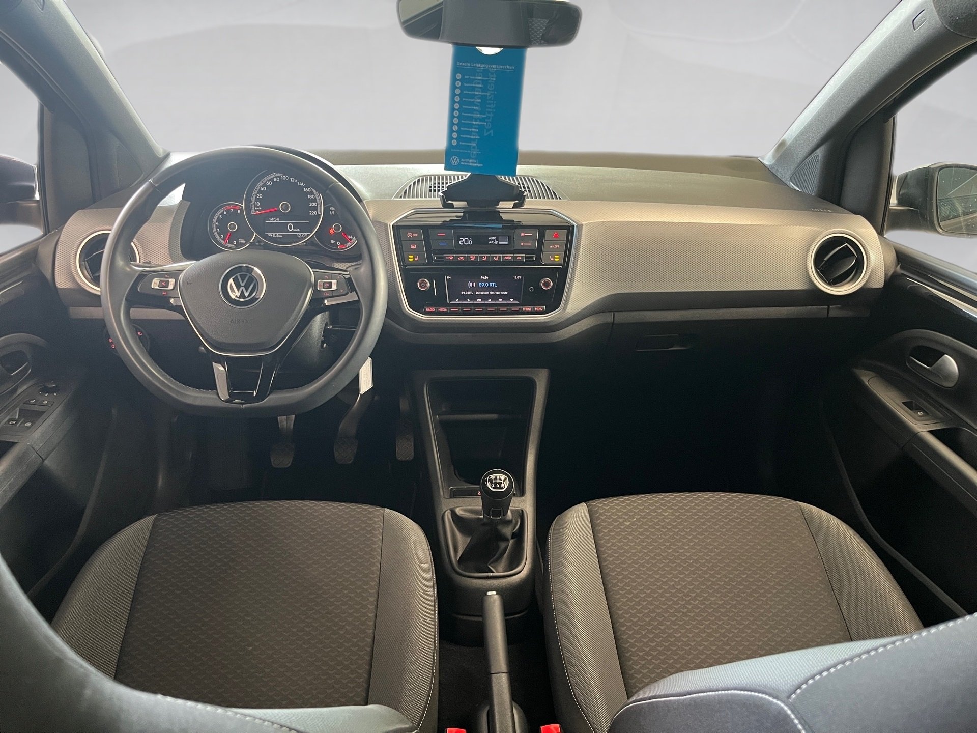 up! ACTIVE+ALU 16+EINPARKHILFE+RÜCKFAHRKAMERA+PLUS-PAKET+SITZHEIZUNG+KLIMA