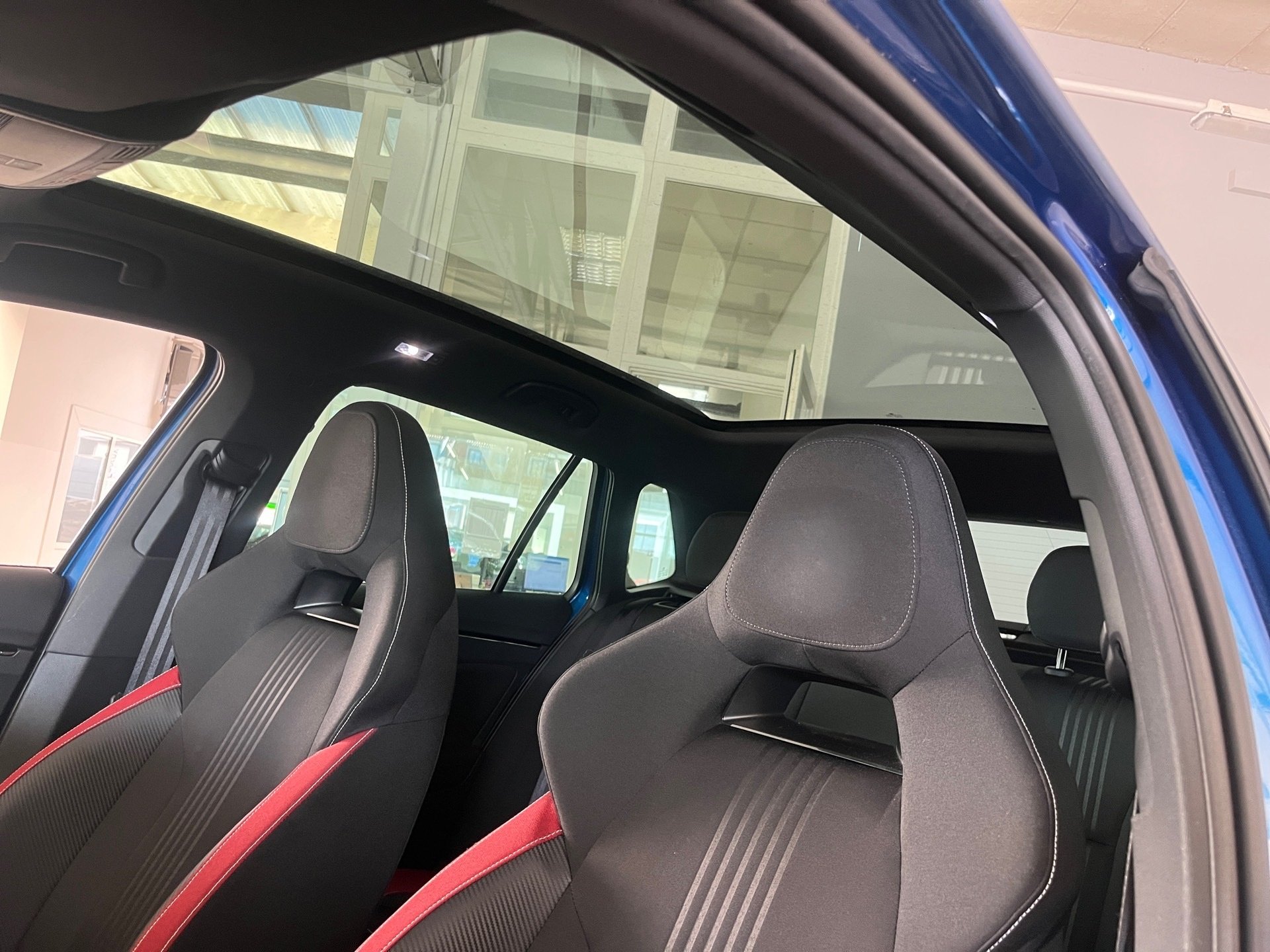 Kamiq MONTE CARLO TSI DSG+ALU 18+AHK+PANO+ACC+NAVI+LED+RÜCKFAHRKAMERA+SIDE ASS