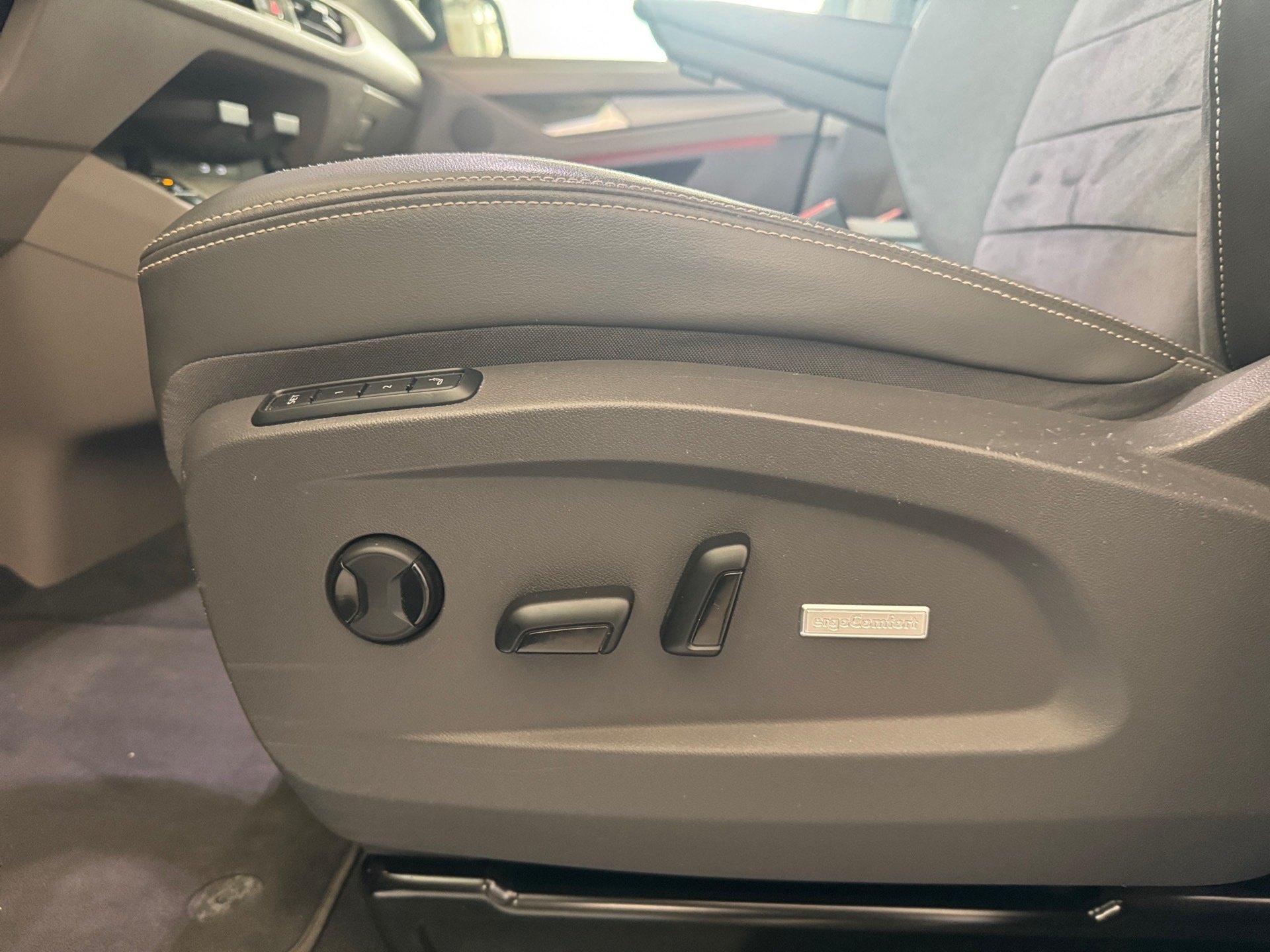 T7 Multivan EDITION TSI DSG+ALU 18+AHK+LED-MATRIX+HUD+TRAVEL ASSIST+RÜCKFAHRKAMERA