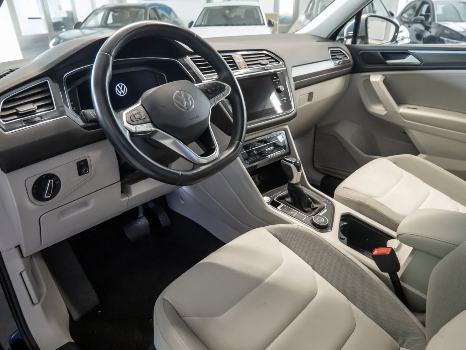 Tiguan Allspace ELEGANCE TDI DSG+ACC+RÜCKFAHRKAMERA+APPCONNECT+LED+HEAD UP DISPLAY+KOMFORT