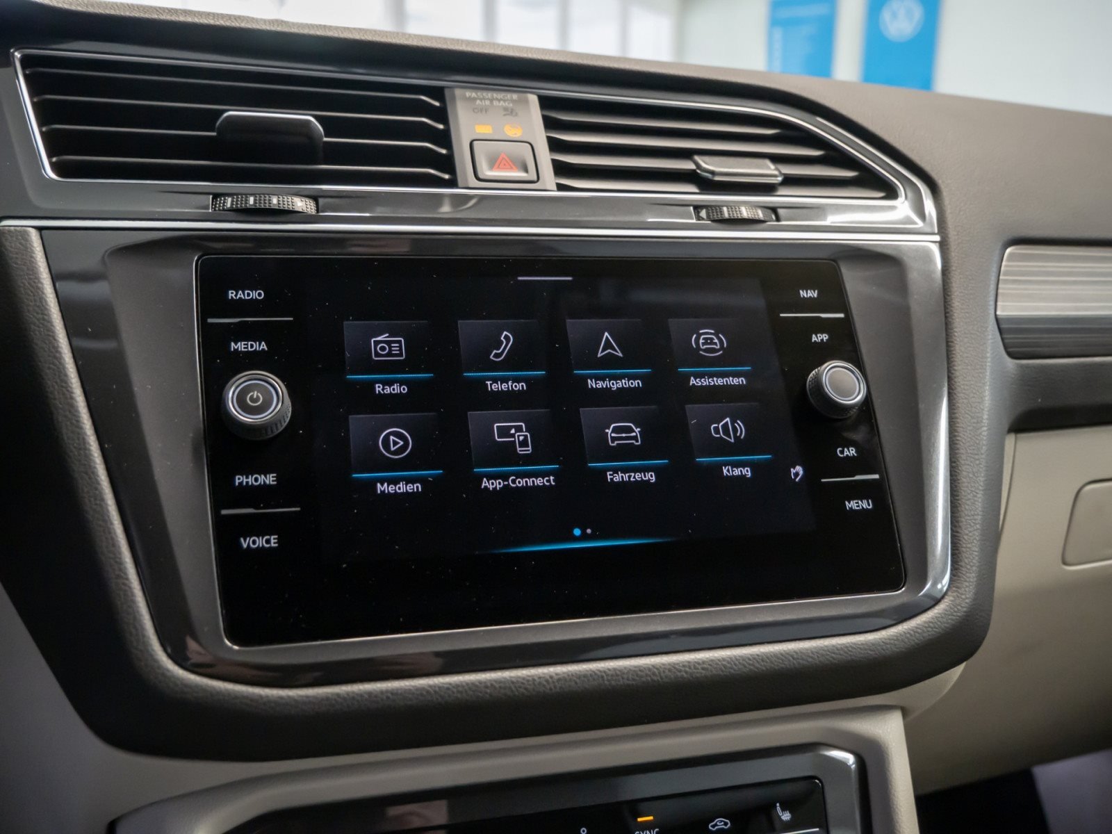 Tiguan Allspace ELEGANCE TDI DSG+ACC+RÜCKFAHRKAMERA+APPCONNECT+LED+HEAD UP DISPLAY+KOMFORT