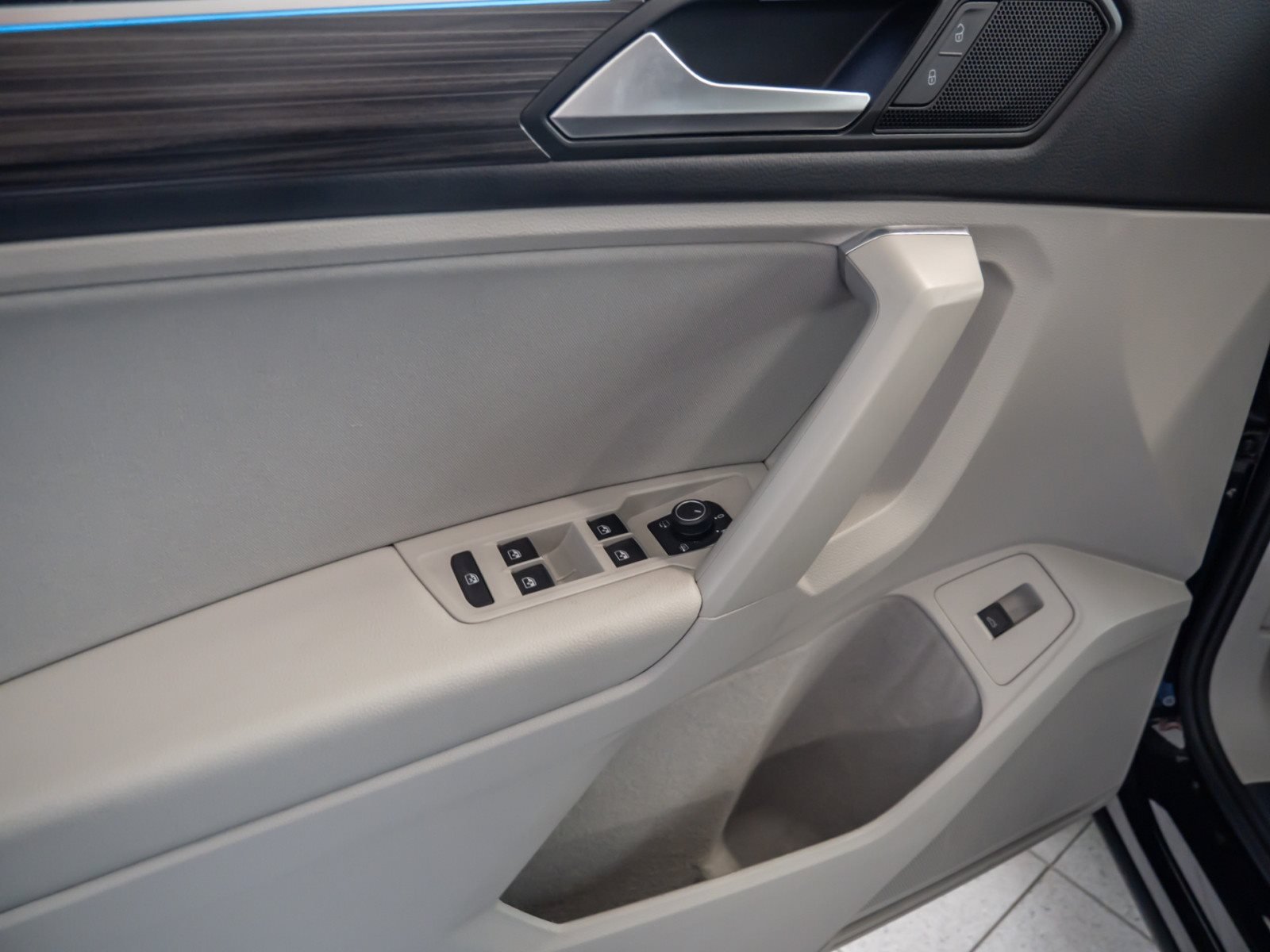 Tiguan Allspace ELEGANCE TDI DSG+ACC+RÜCKFAHRKAMERA+APPCONNECT+LED+HEAD UP DISPLAY+KOMFORT