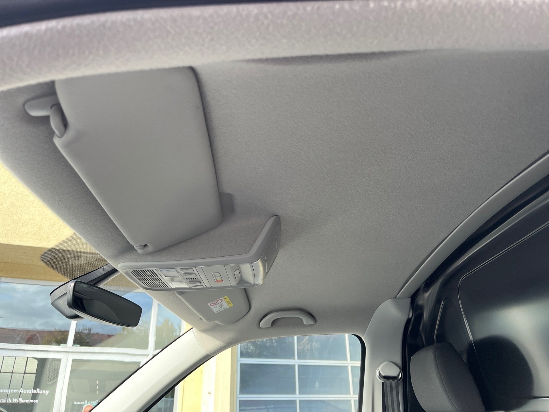 Transporter Kasten TDI DSG+RÜCKFAHRKAMERA+AHK+SITZHEIZUNG+NAVI+LED+APP CONNECT+TEMPOMAT