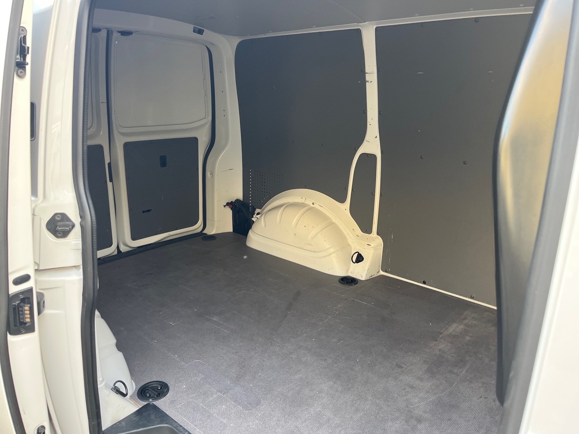 Transporter Kasten TDI DSG+RÜCKFAHRKAMERA+AHK+SITZHEIZUNG+NAVI+LED+APP CONNECT+TEMPOMAT
