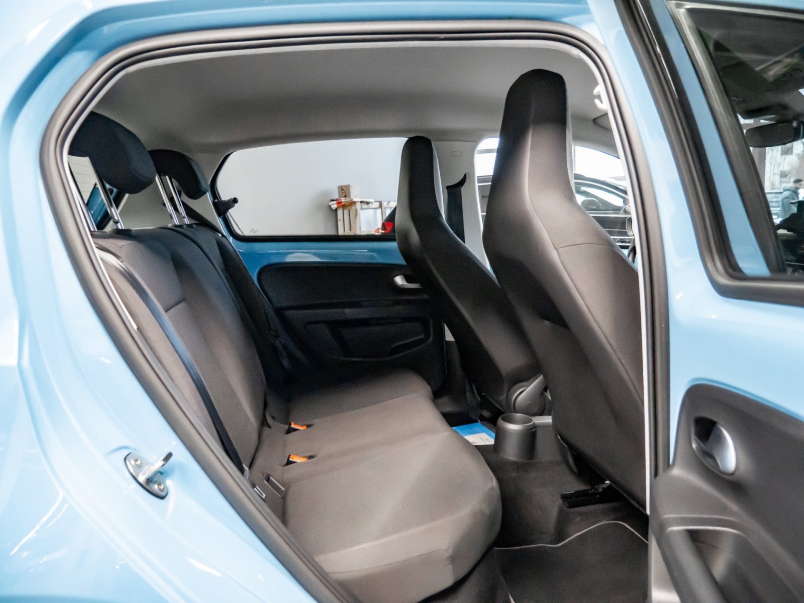 e-up! STYLE PLUS+ALU 15+RÜCKFAHRKAMERA+RADIO+WINTERPAKET+SITZHEIZUNG+KLIMA