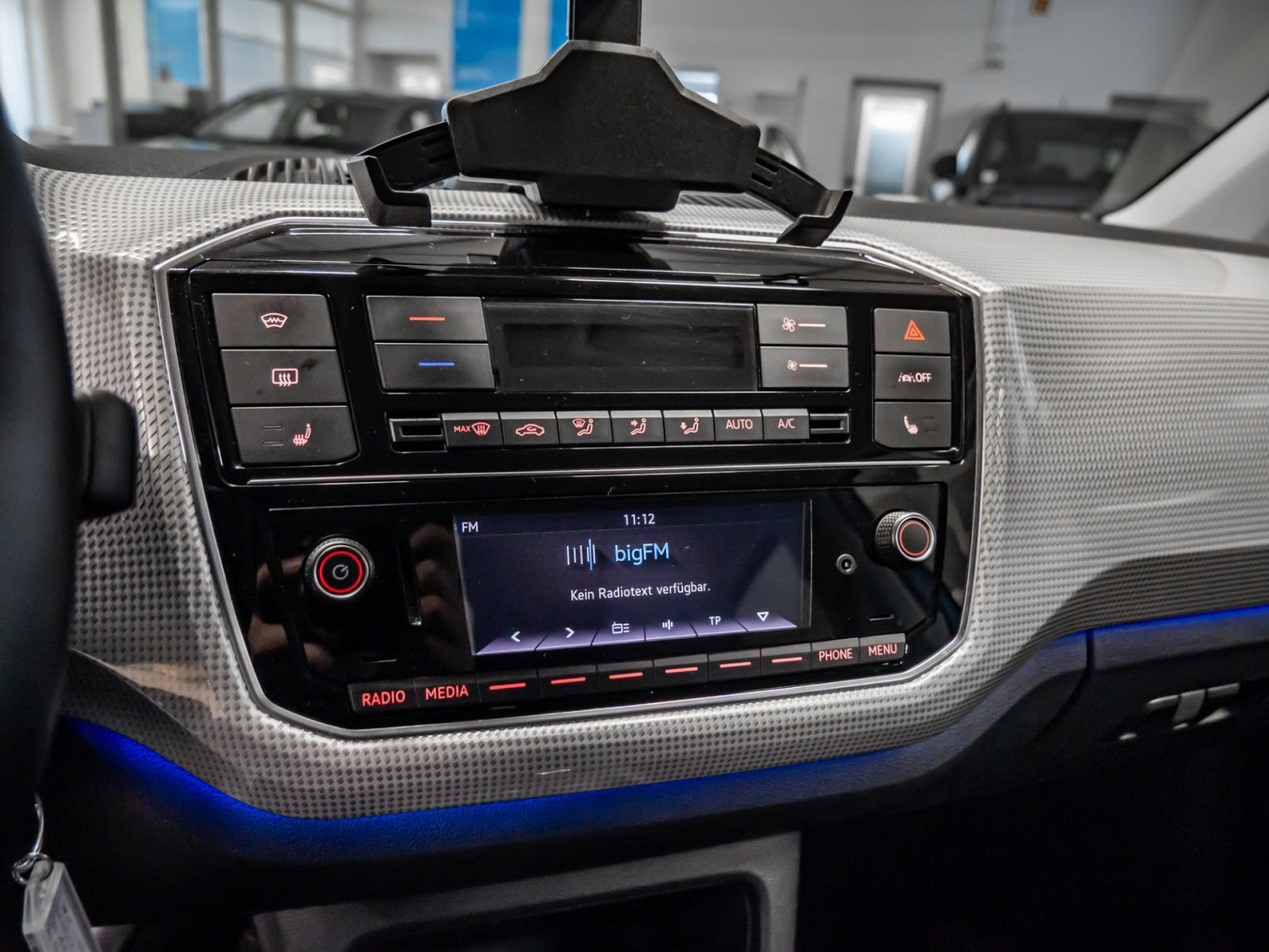 e-up! STYLE PLUS+ALU 15+RÜCKFAHRKAMERA+RADIO+WINTERPAKET+SITZHEIZUNG+KLIMA