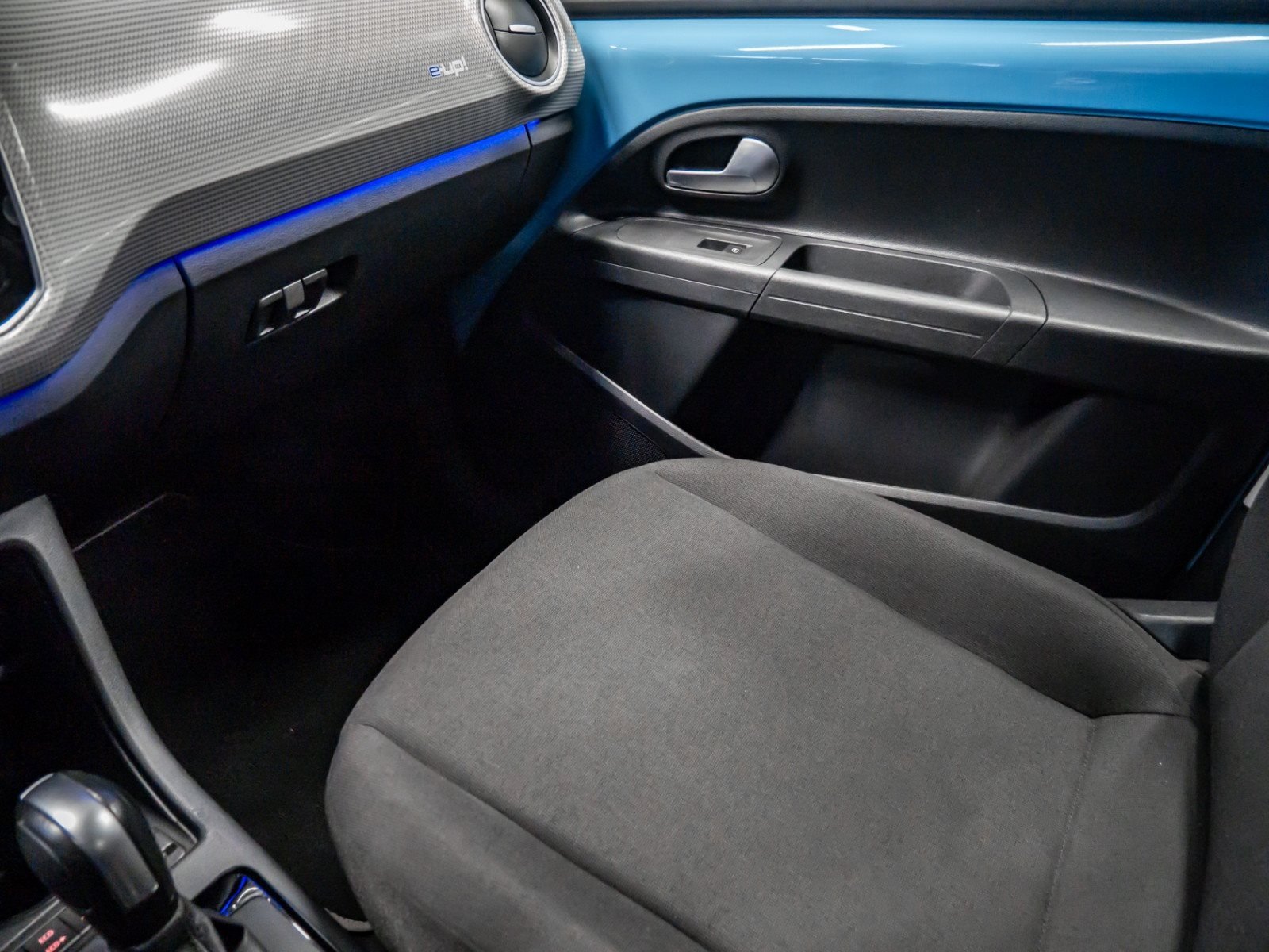 e-up! STYLE PLUS+ALU 15+RÜCKFAHRKAMERA+RADIO+WINTERPAKET+SITZHEIZUNG+KLIMA