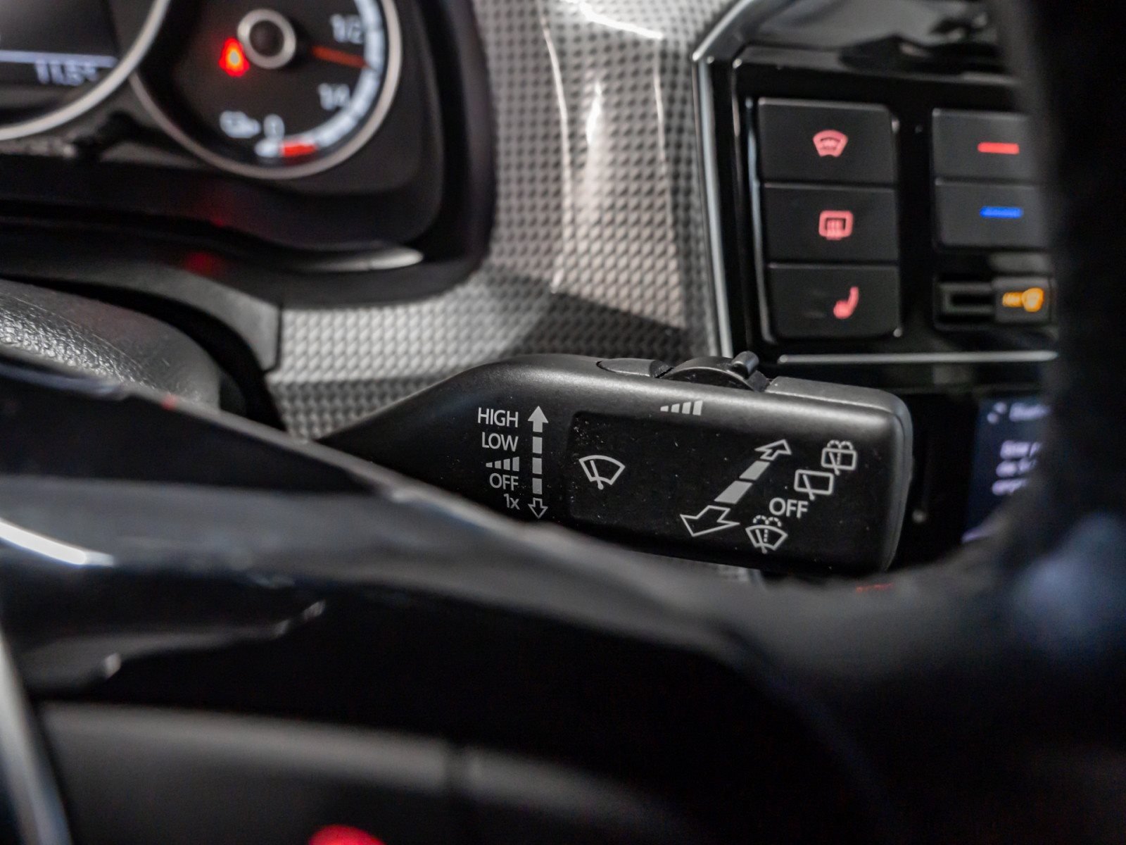 e-up! STYLE PLUS+ALU 15+RÜCKFAHRKAMERA+RADIO+WINTERPAKET+SITZHEIZUNG+KLIMA