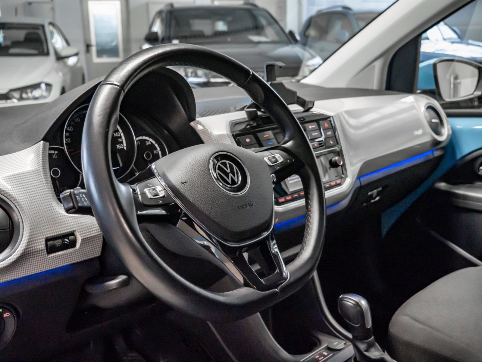 e-up! STYLE PLUS+ALU 15+RÜCKFAHRKAMERA+RADIO+WINTERPAKET+SITZHEIZUNG+KLIMA