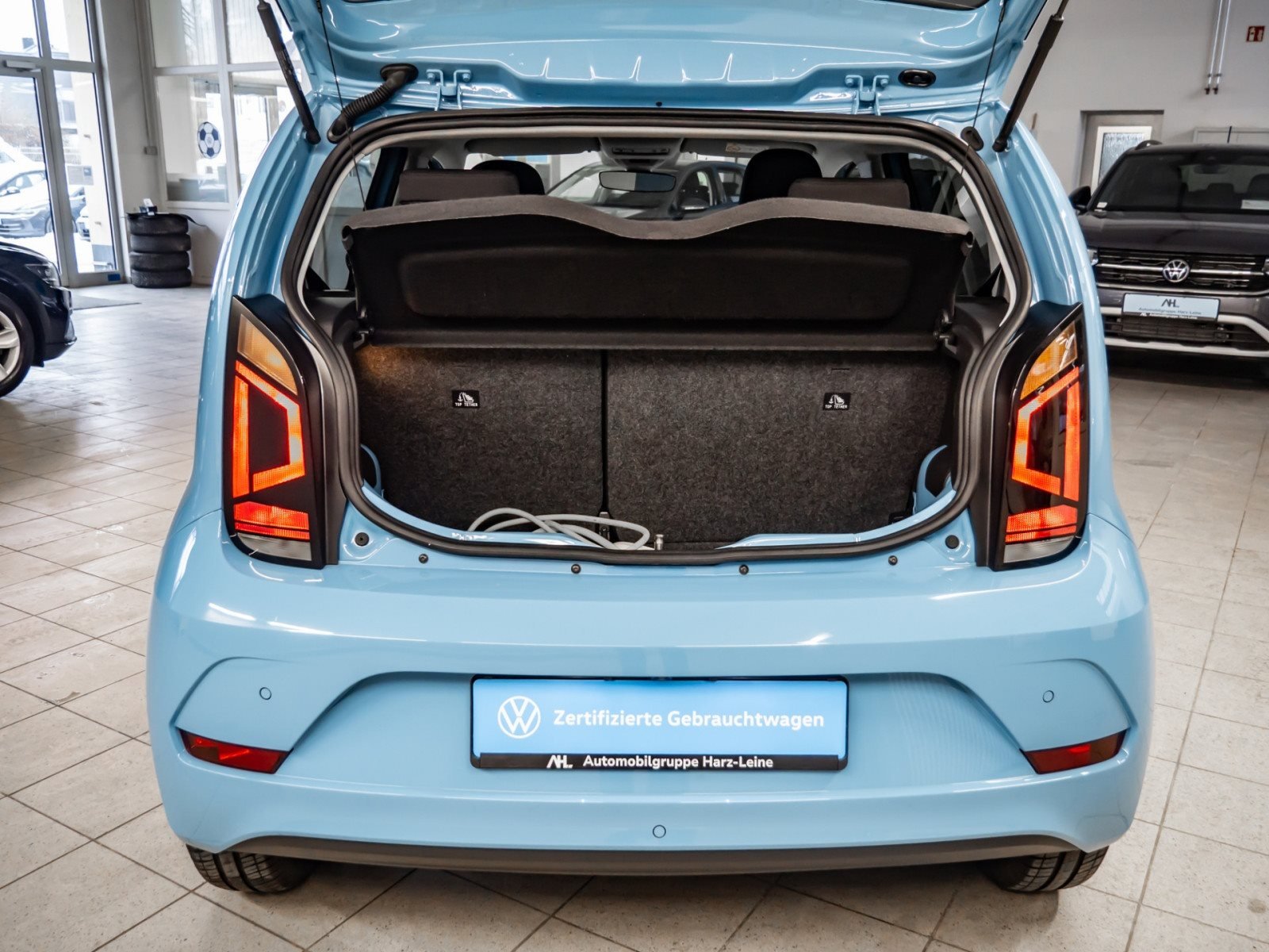 e-up! STYLE PLUS+ALU 15+RÜCKFAHRKAMERA+RADIO+WINTERPAKET+SITZHEIZUNG+KLIMA