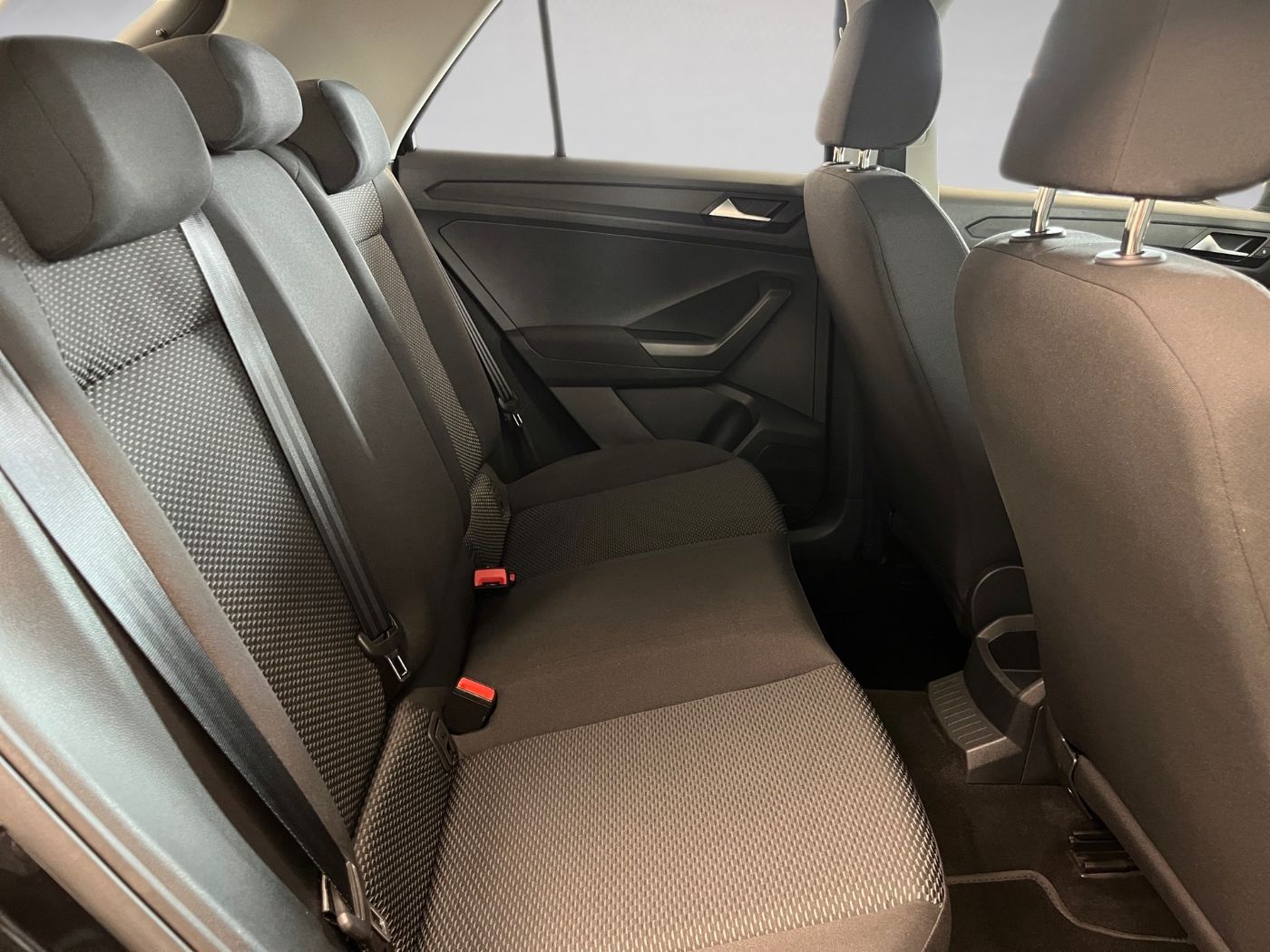 T-ROC TDI+SITZHEIZUNG+ACC+LED+EINPARKHILFE+KLIMA+APP CONNECT+WINTERPAKET+USB