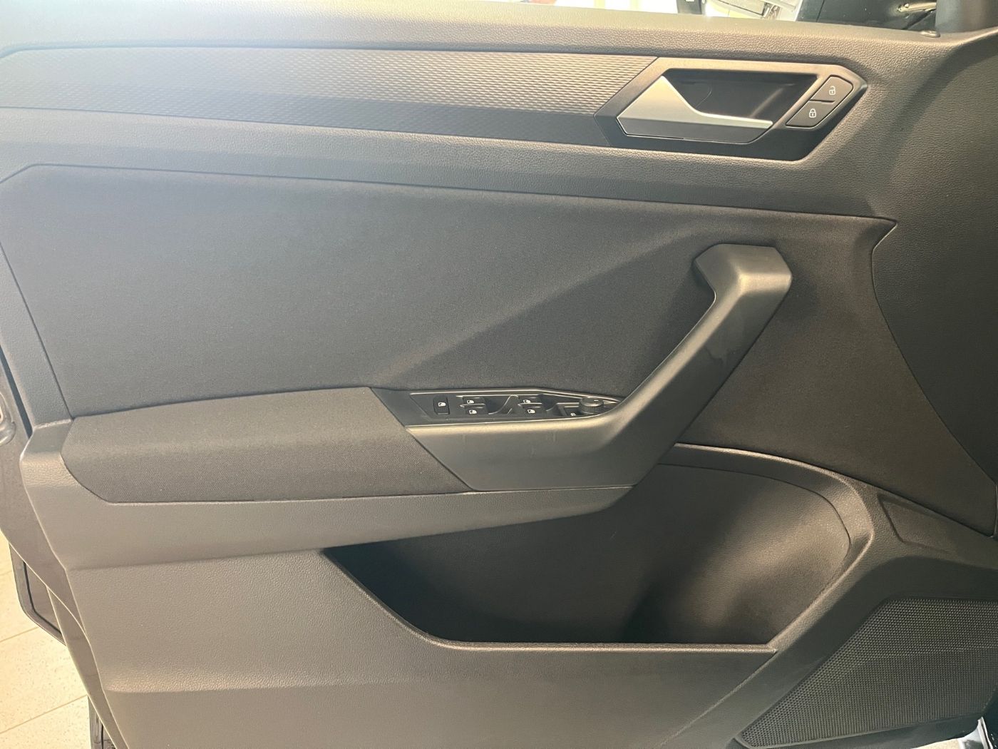 T-ROC TDI+SITZHEIZUNG+ACC+LED+EINPARKHILFE+KLIMA+APP CONNECT+WINTERPAKET+USB