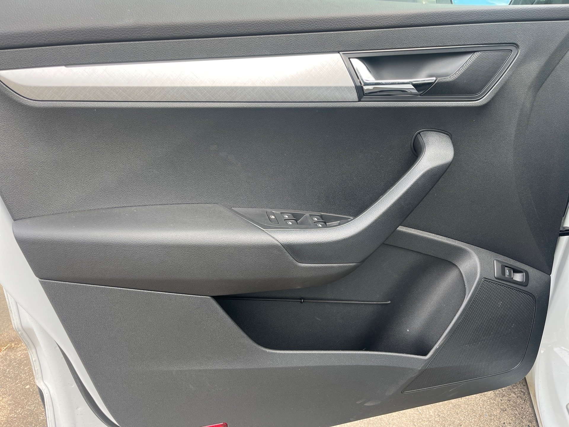 Karoq AMBITION TSI+ALU 17+RÜCKFAHRKAMERA+ACC+AHK+SPRACHSTEUERUNG+LED