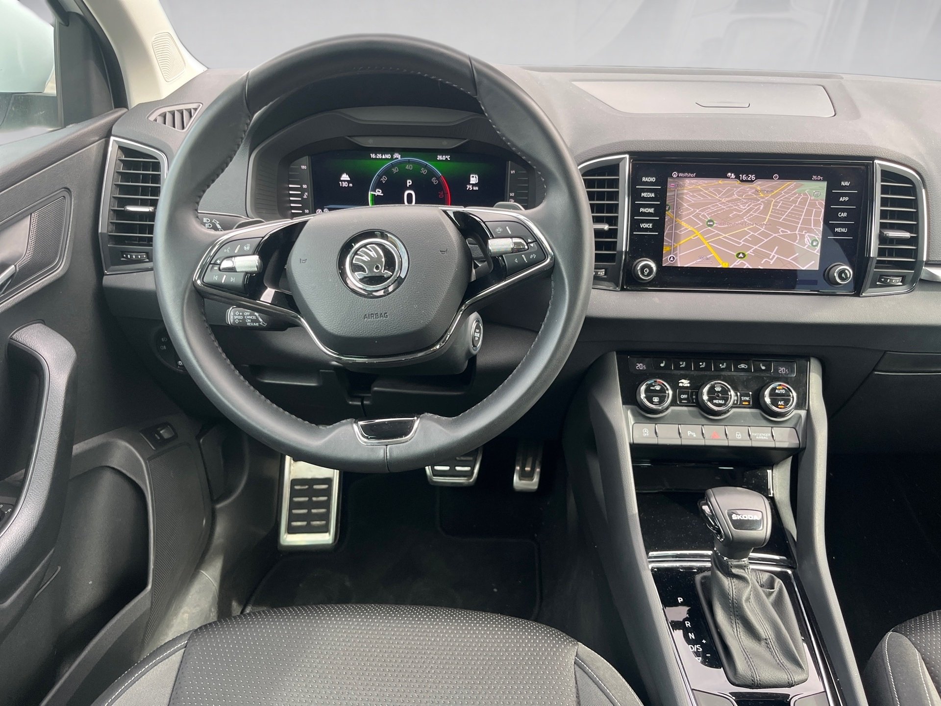 Karoq AMBITION TSI+ALU 17+RÜCKFAHRKAMERA+ACC+AHK+SPRACHSTEUERUNG+LED