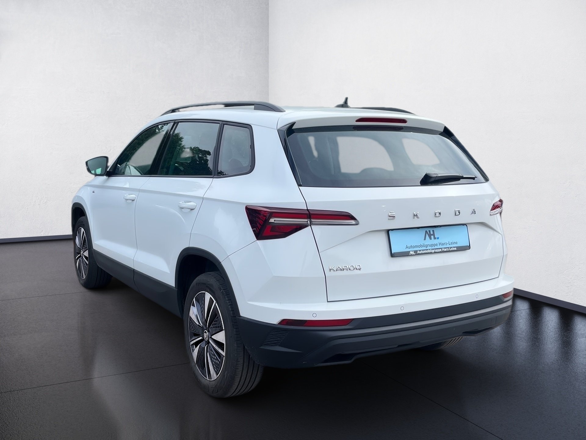 Karoq AMBITION TSI+ALU 17+RÜCKFAHRKAMERA+ACC+AHK+SPRACHSTEUERUNG+LED