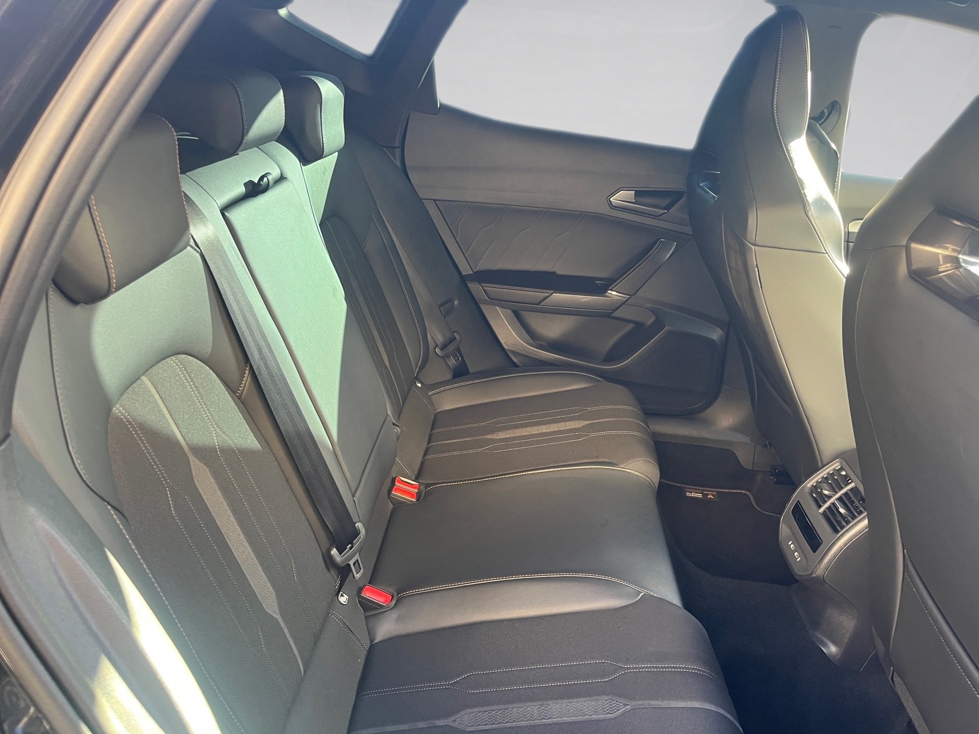 Formentor eTSI DSG+ALU 19+RÜCKFAHRKAMERA+BEATS AUDIO+KEYLESS+LED+MIRROR LINK+ACC