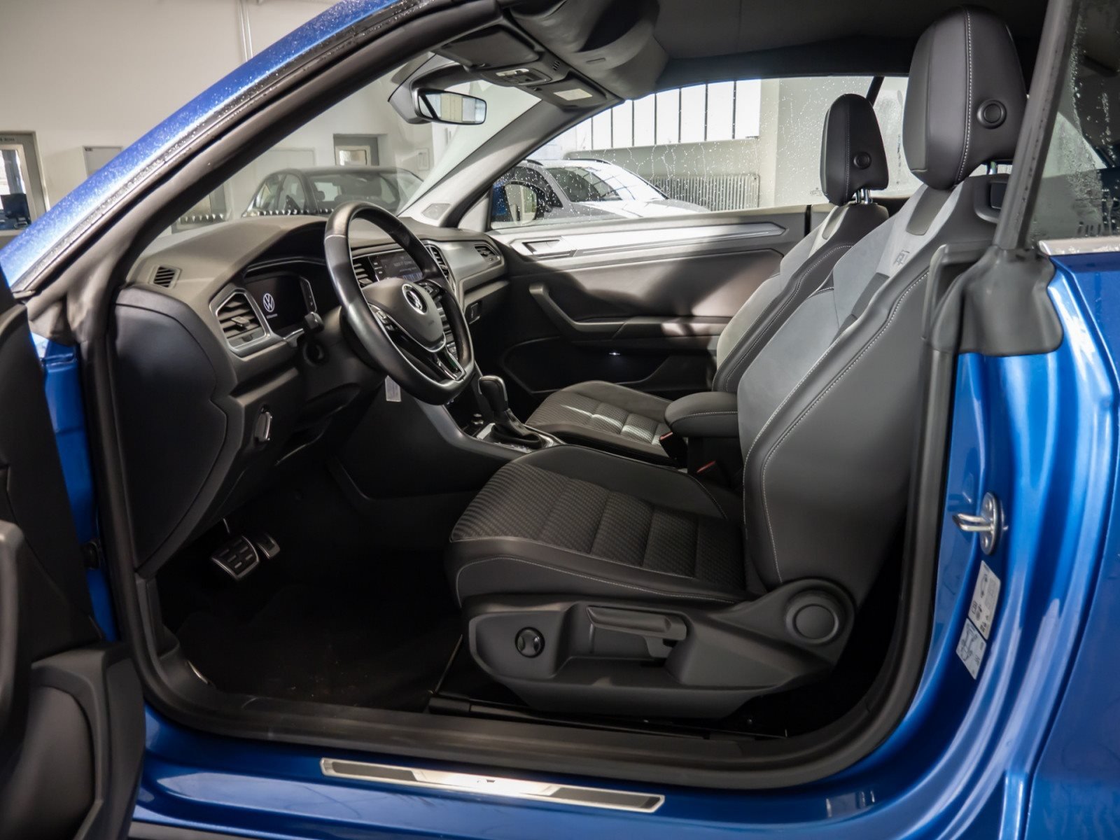 T-Roc Cabriolet R-LINE TSI DSG+ALU 17+LED+WINTERPAKET+SPORTFAHRWERK+ACC+EINPARKHILFE+APP