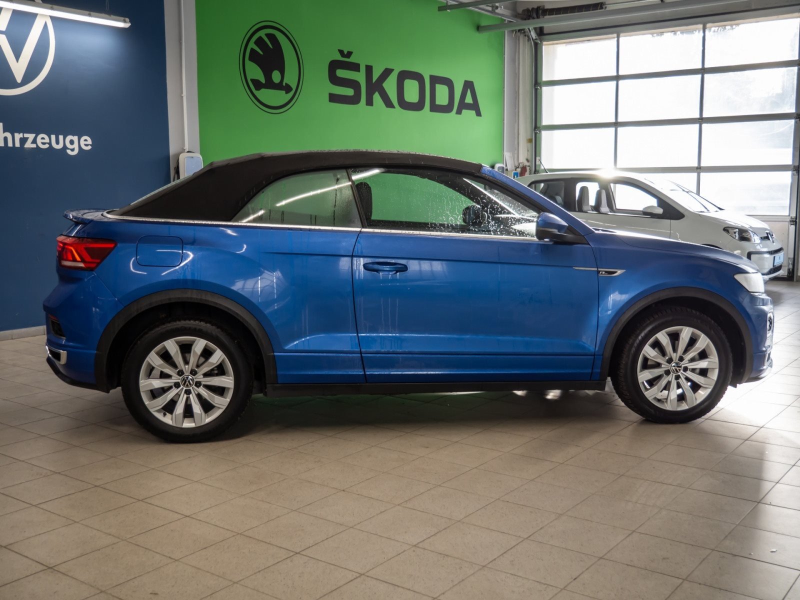 T-Roc Cabriolet R-LINE TSI DSG+ALU 17+LED+WINTERPAKET+SPORTFAHRWERK+ACC+EINPARKHILFE+APP