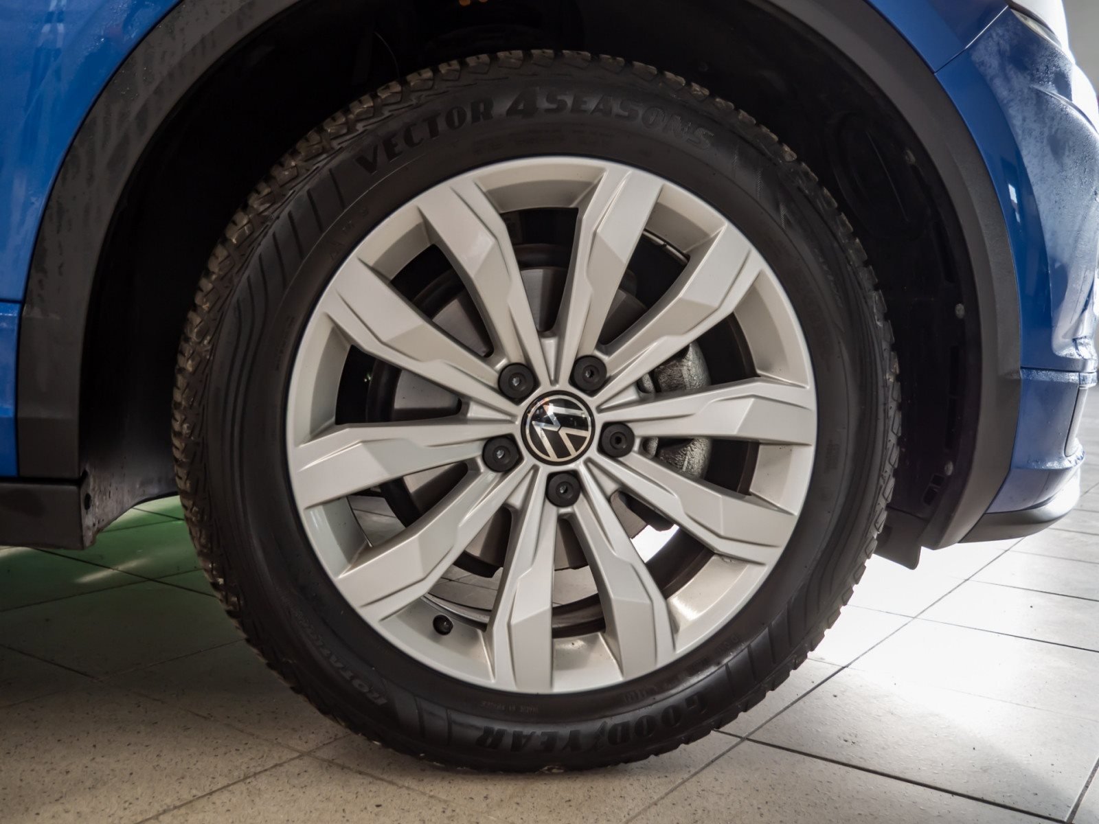 T-Roc Cabriolet R-LINE TSI DSG+ALU 17+LED+WINTERPAKET+SPORTFAHRWERK+ACC+EINPARKHILFE+APP