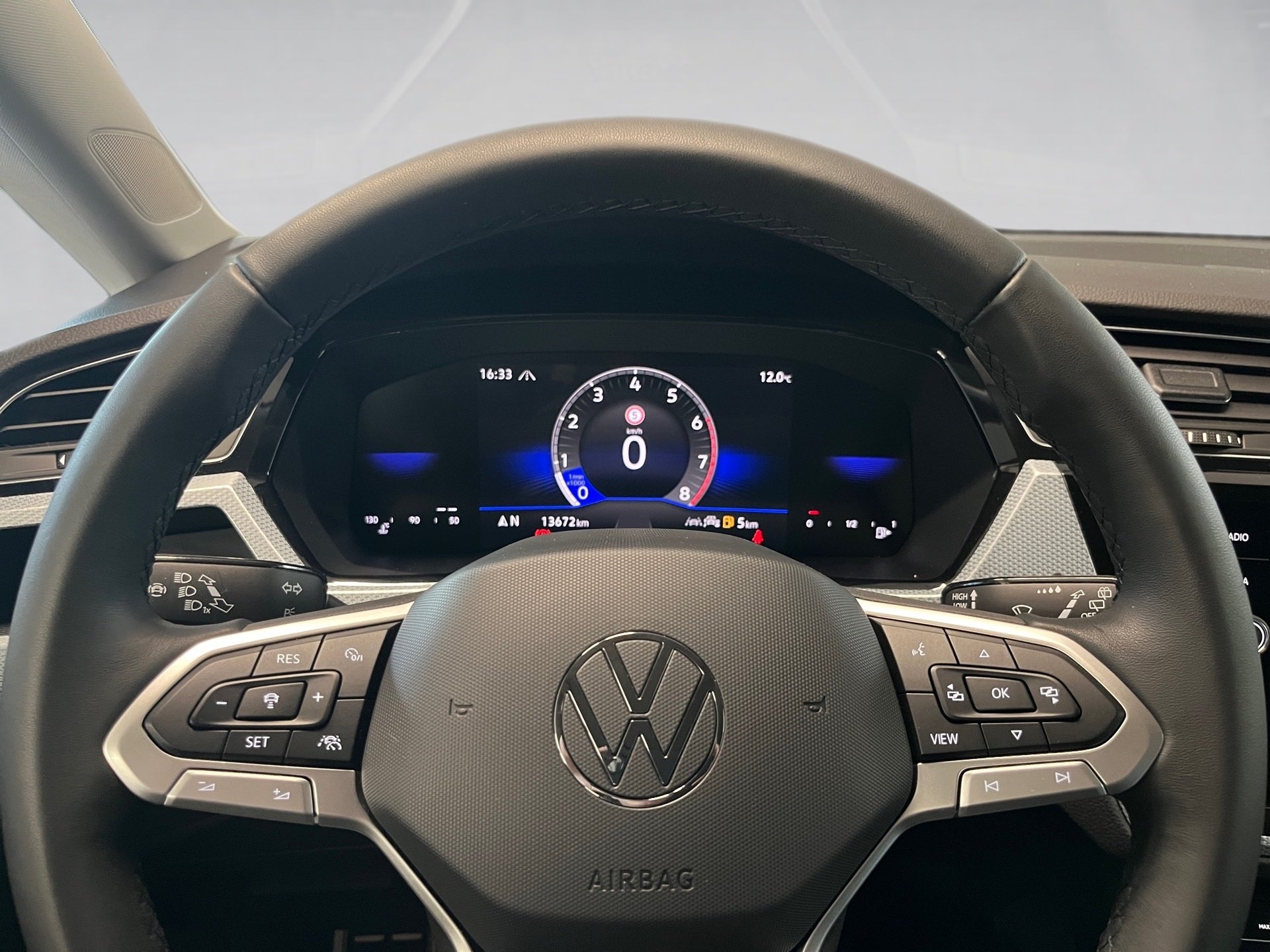 Touran GOAL TSI+ALU 16+NAVI+ACC+7 SITZER+EINPARKHILFE+RÜCKFAHRKAMERA+APP CONNEC