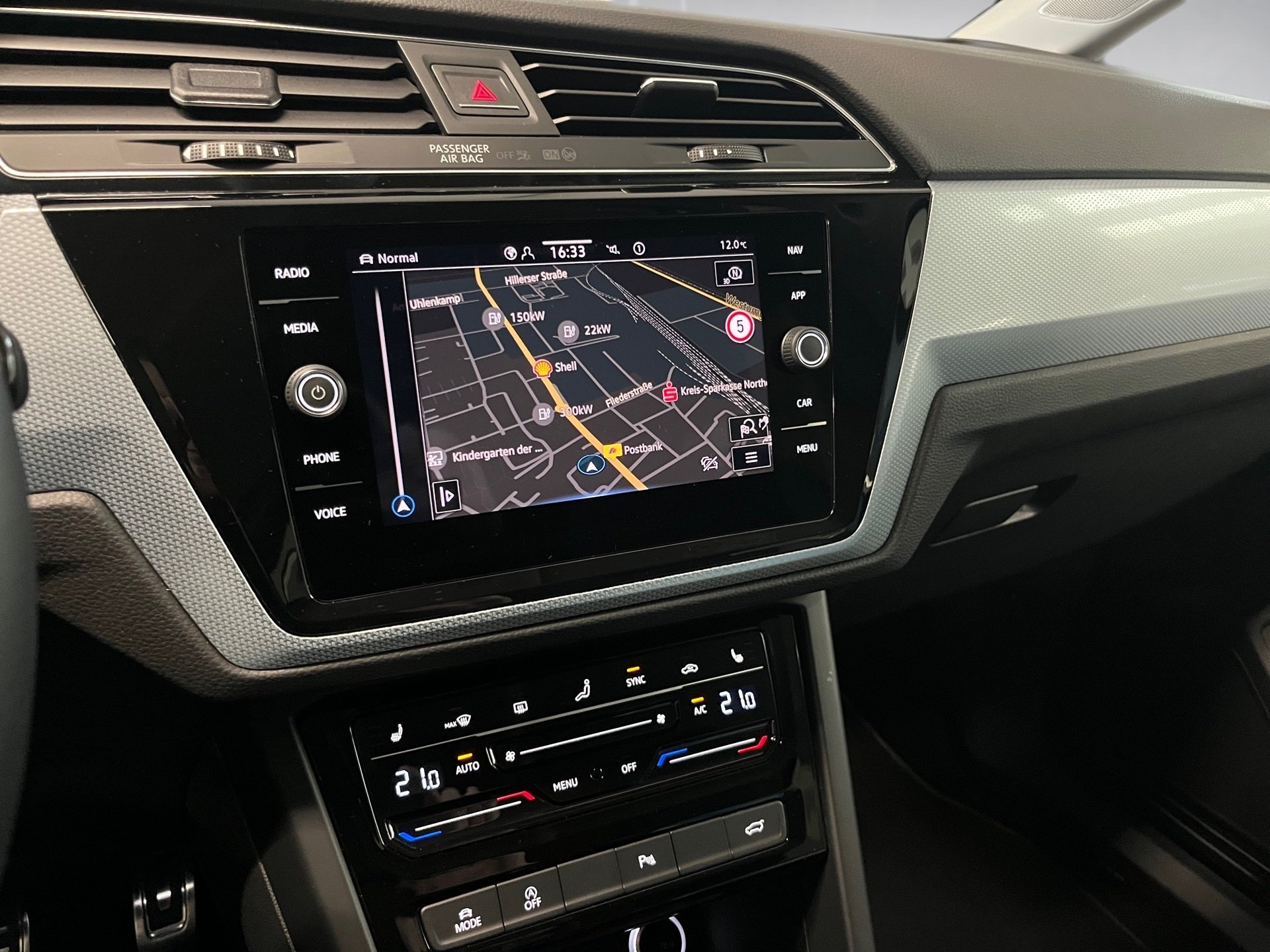 Touran GOAL TSI+ALU 16+NAVI+ACC+7 SITZER+EINPARKHILFE+RÜCKFAHRKAMERA+APP CONNEC