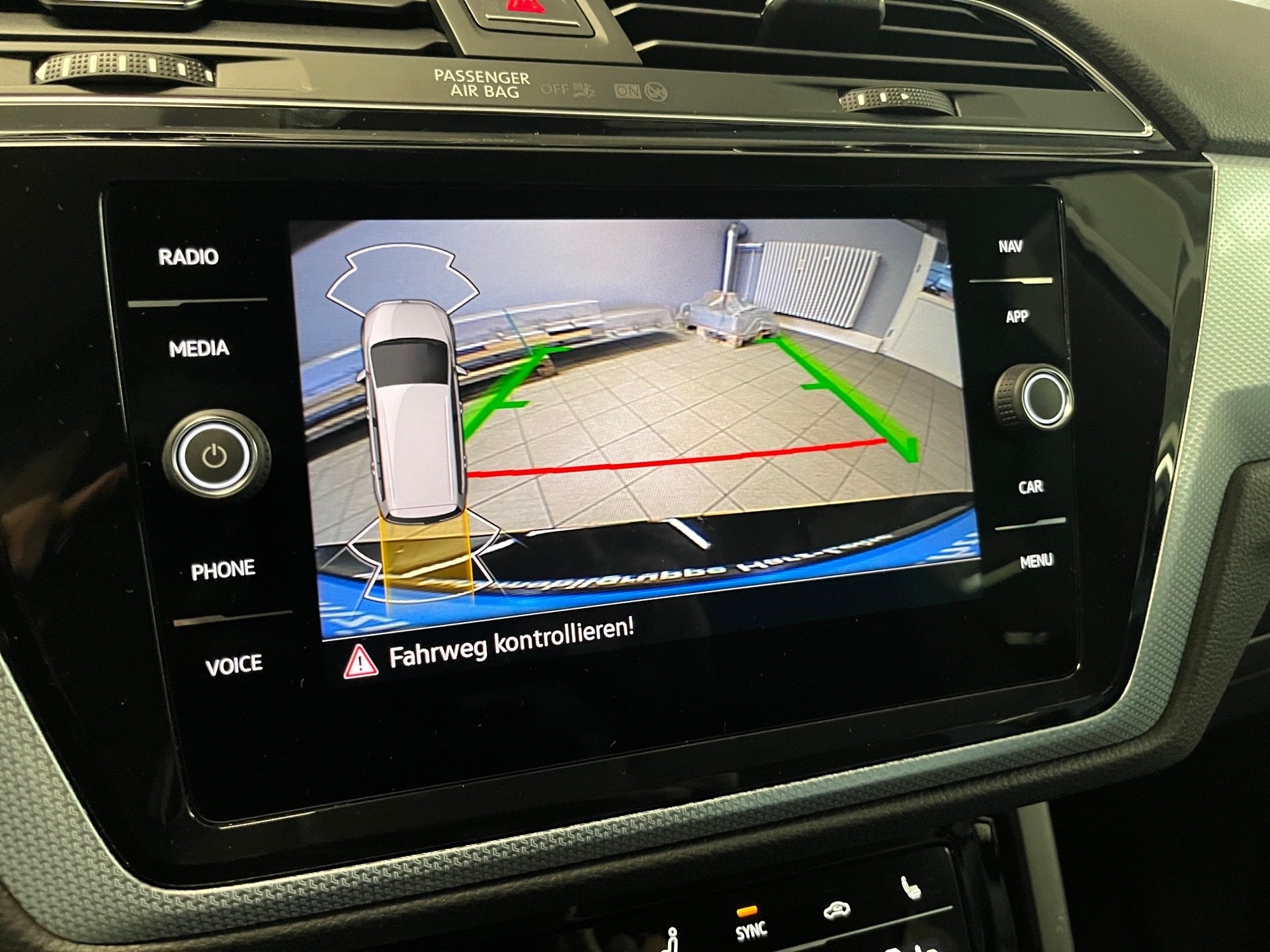 Touran GOAL TSI+ALU 16+NAVI+ACC+7 SITZER+EINPARKHILFE+RÜCKFAHRKAMERA+APP CONNEC