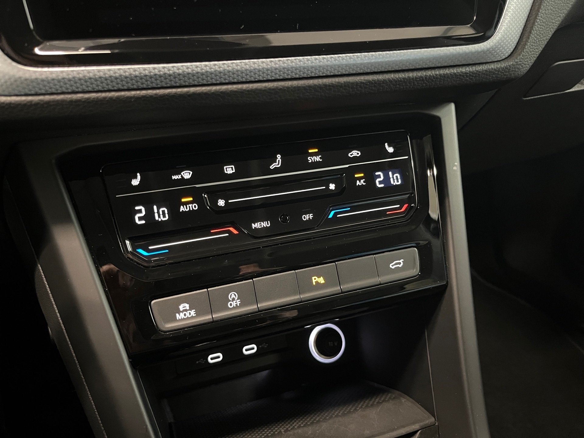 Touran GOAL TSI+ALU 16+NAVI+ACC+7 SITZER+EINPARKHILFE+RÜCKFAHRKAMERA+APP CONNEC